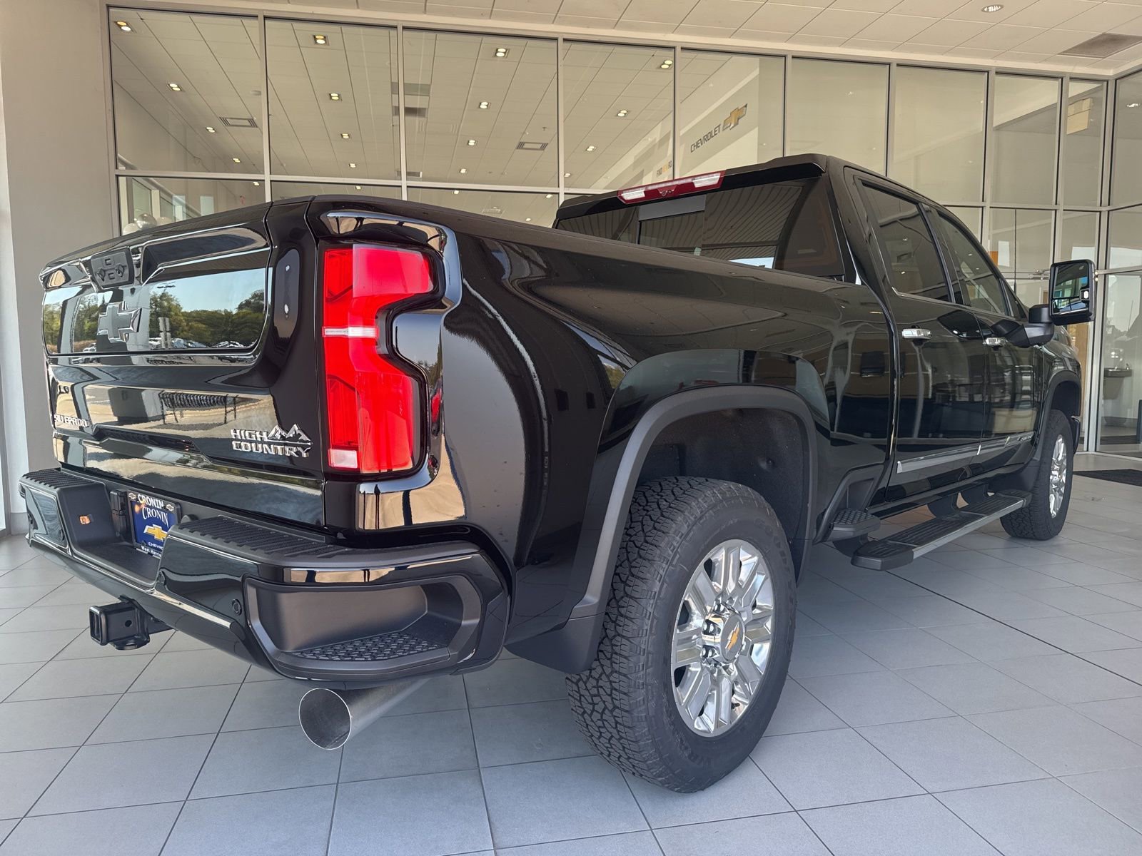 2025 Chevrolet Silverado 2500HD High Country photo 3