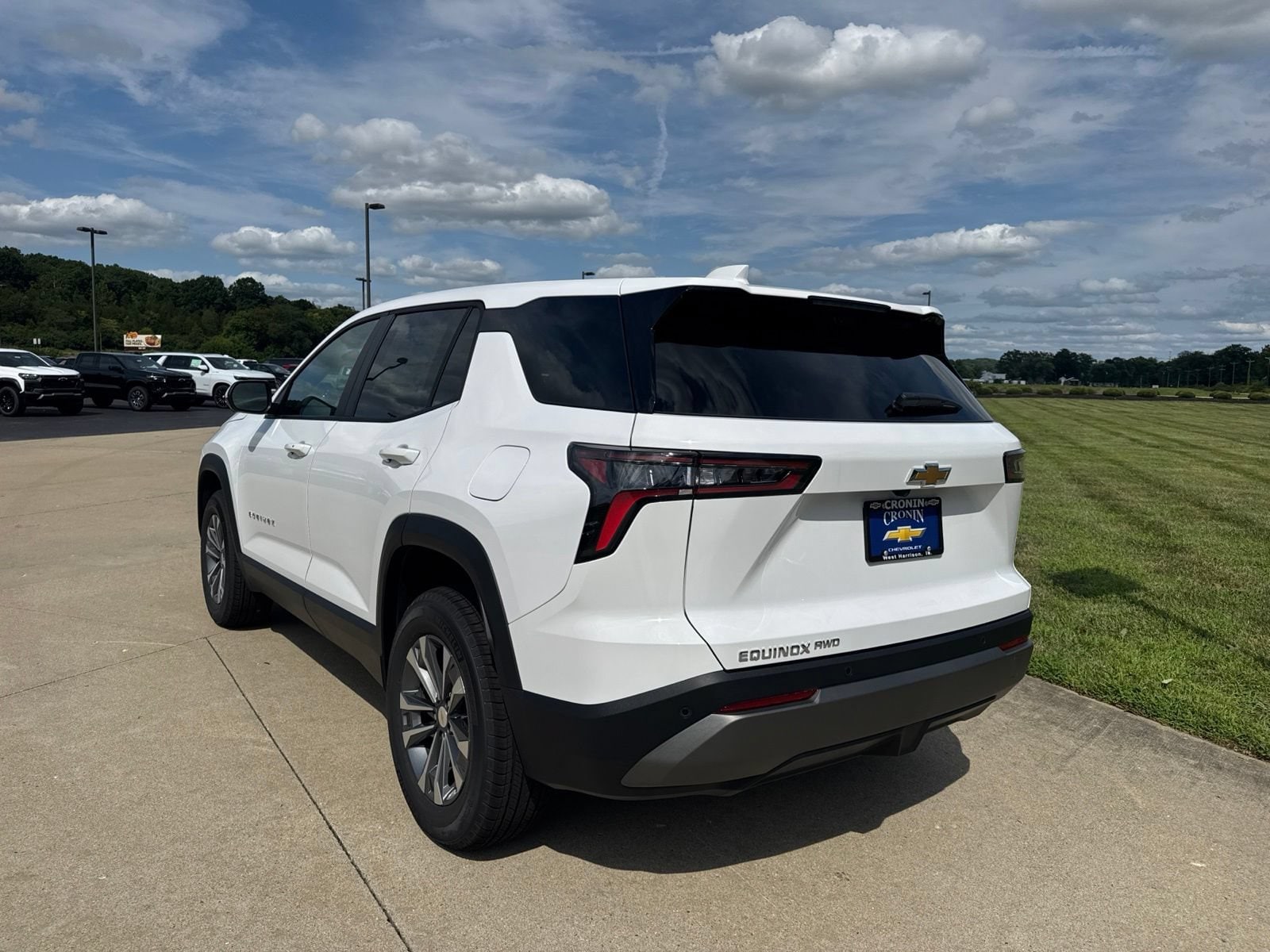 2027 Chevrolet Equinox LT - Photo 6