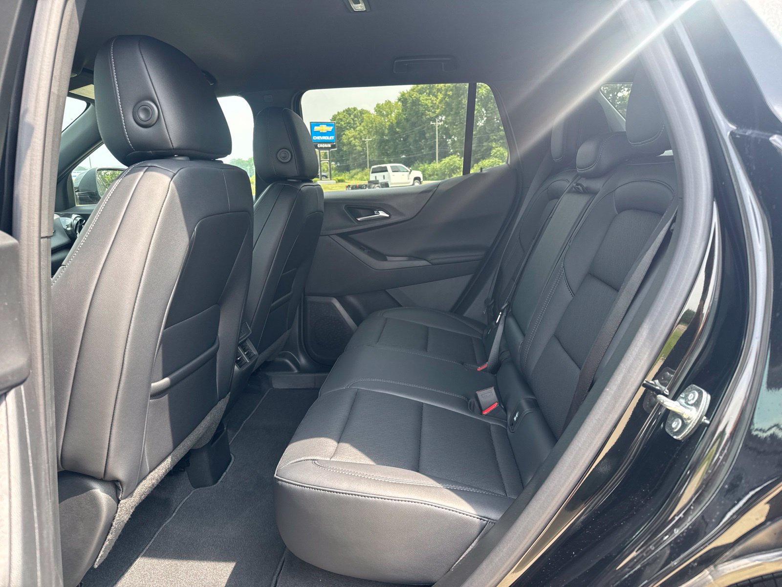 2027 Chevrolet Equinox LT - Photo 13