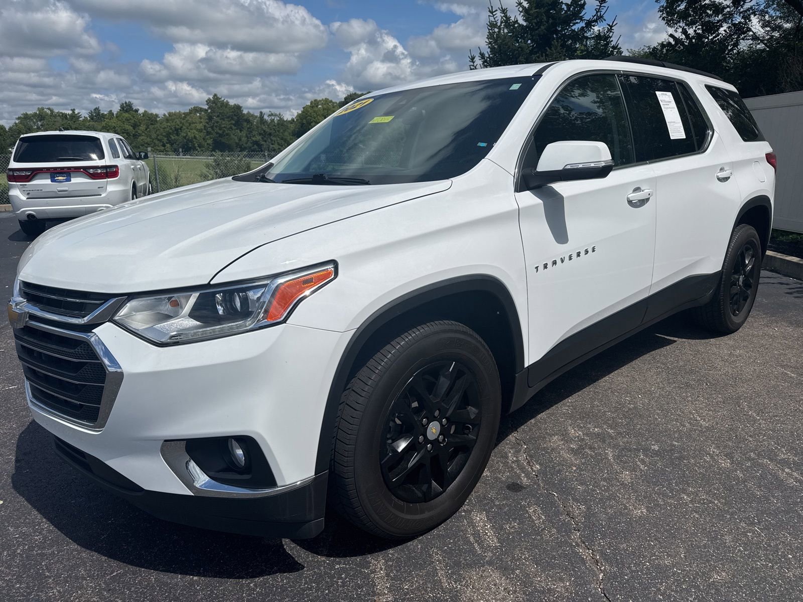 2021 Chevrolet Traverse photo 2