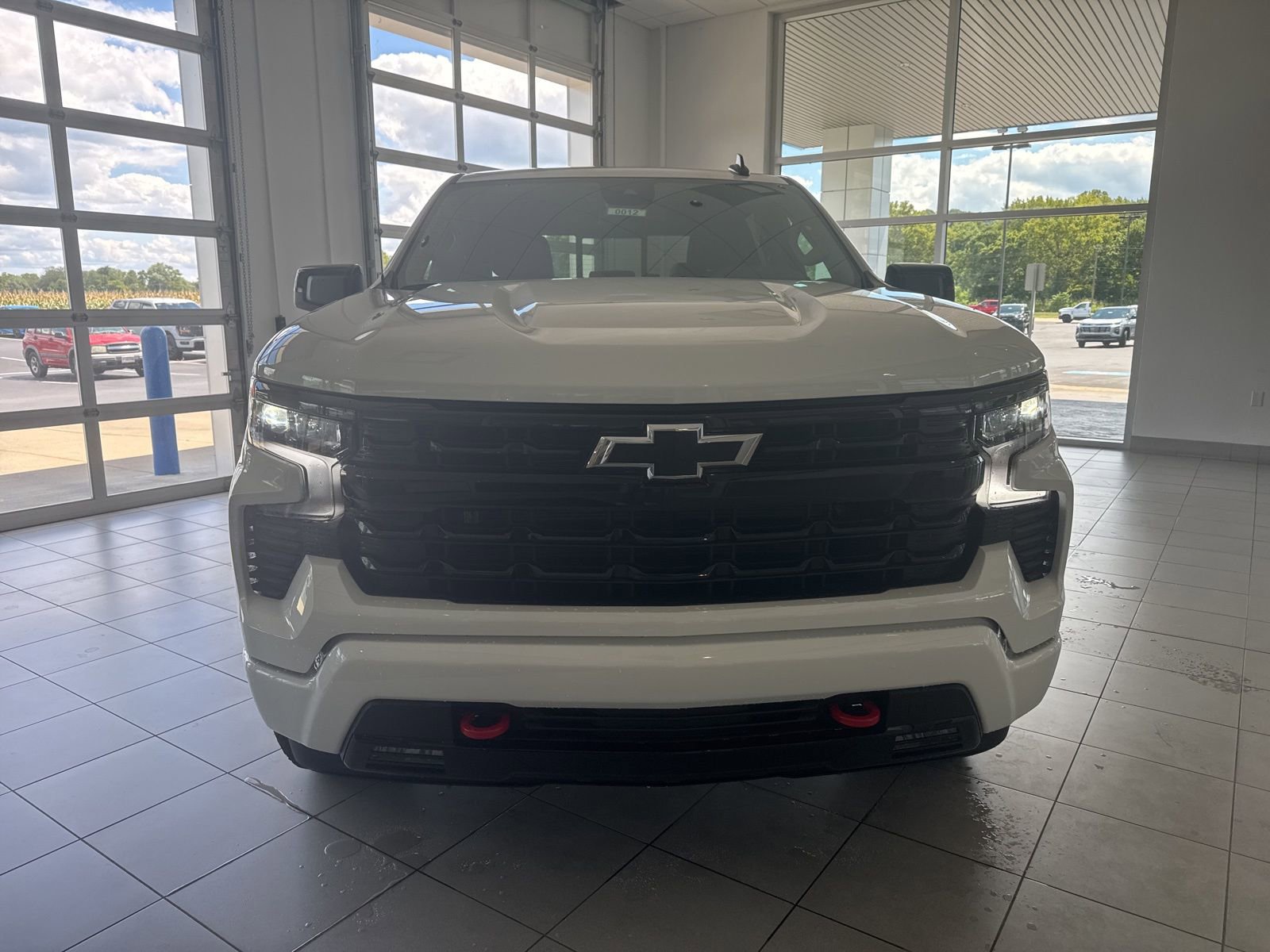 2025 Chevrolet Silverado 1500 RST photo 2