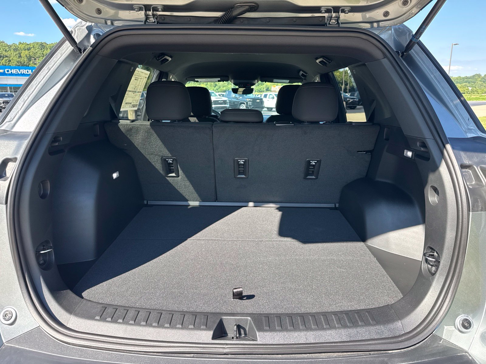 2027 Chevrolet Equinox LT - Photo 11