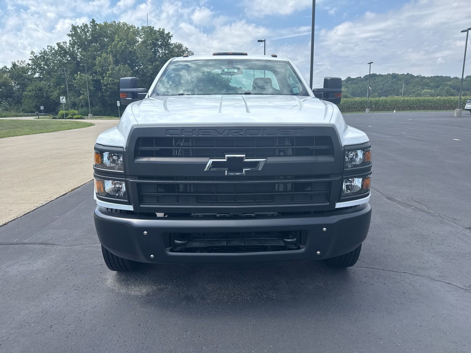 2024 Chevrolet Silverado 5500HD Work Truck photo 2