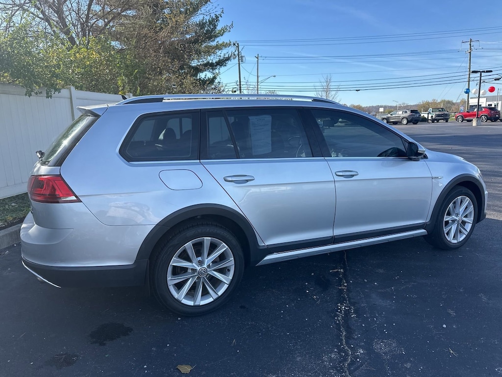 Used 2017 Volkswagen Golf Alltrack S Wagon