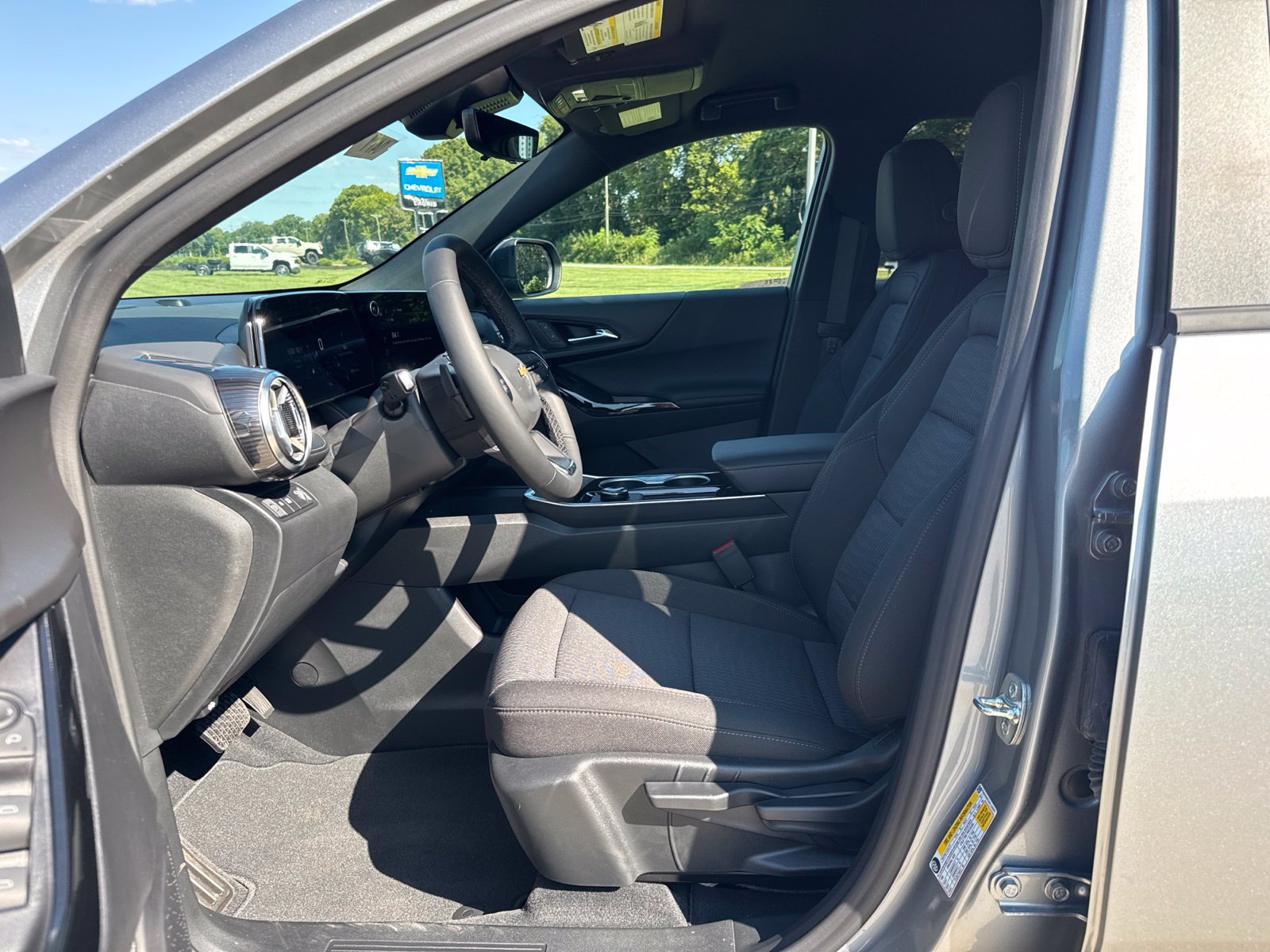 2027 Chevrolet Equinox LT - Photo 16