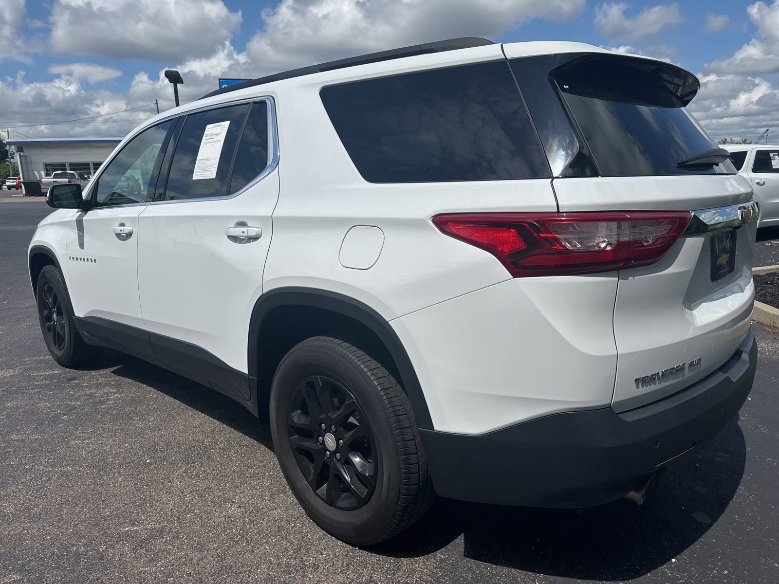 2021 Chevrolet Traverse photo 3