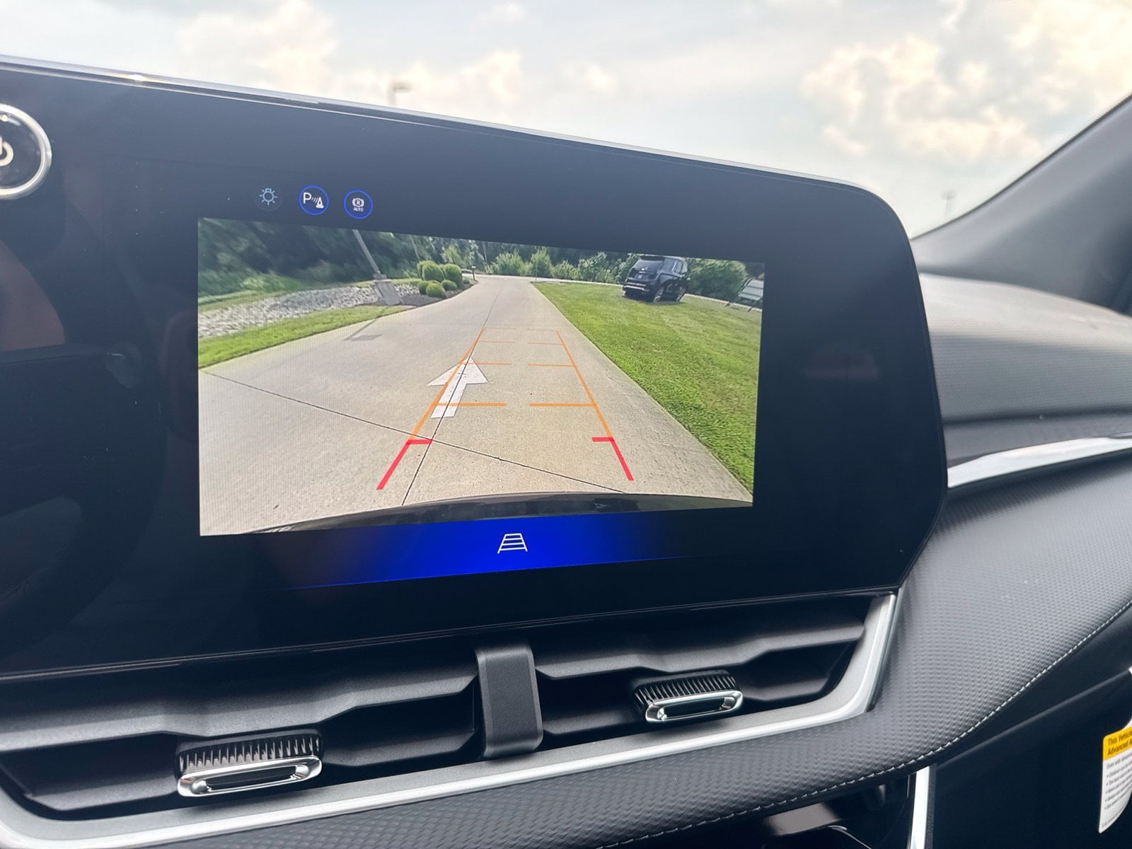 2027 Chevrolet Equinox LT - Photo 33