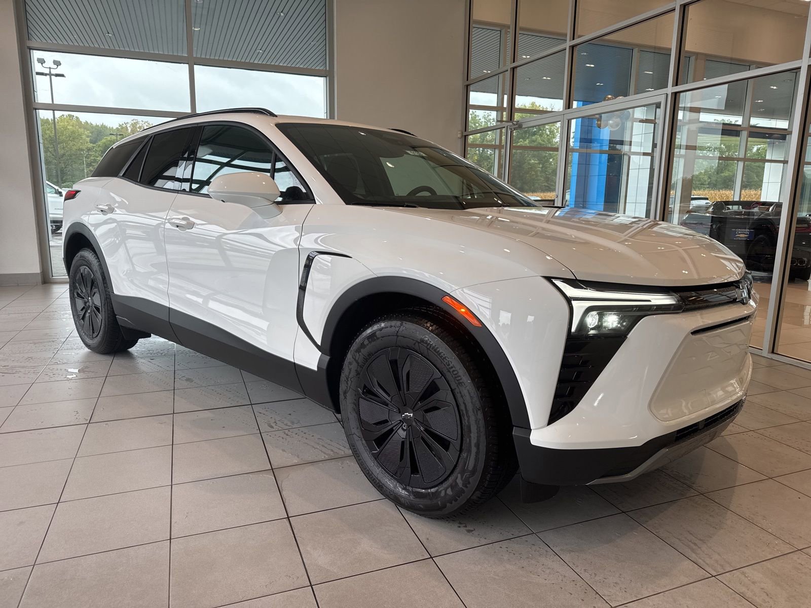 2026 Chevrolet Blazer EV photo 2
