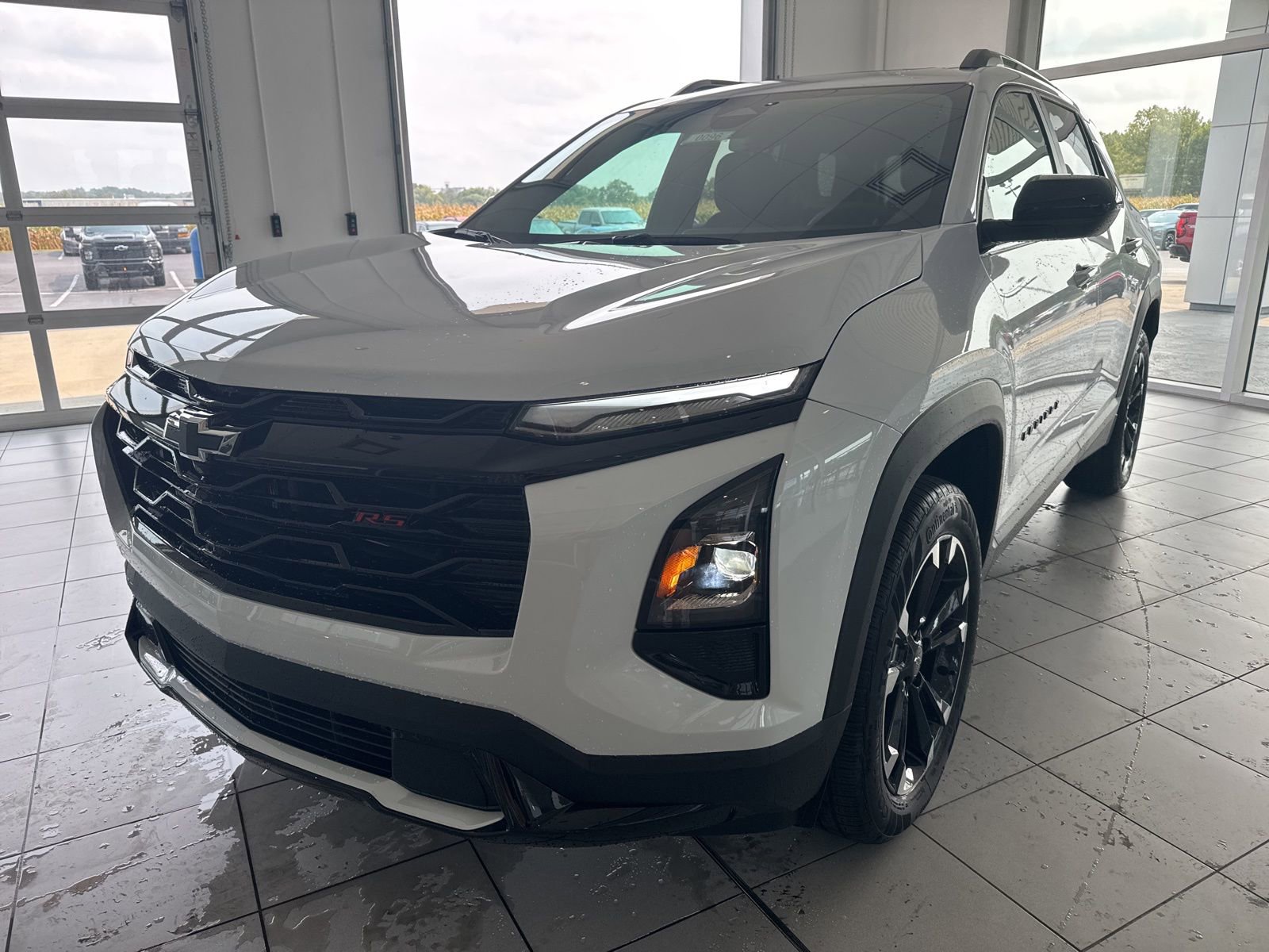 2026 Chevrolet Equinox RS photo 2