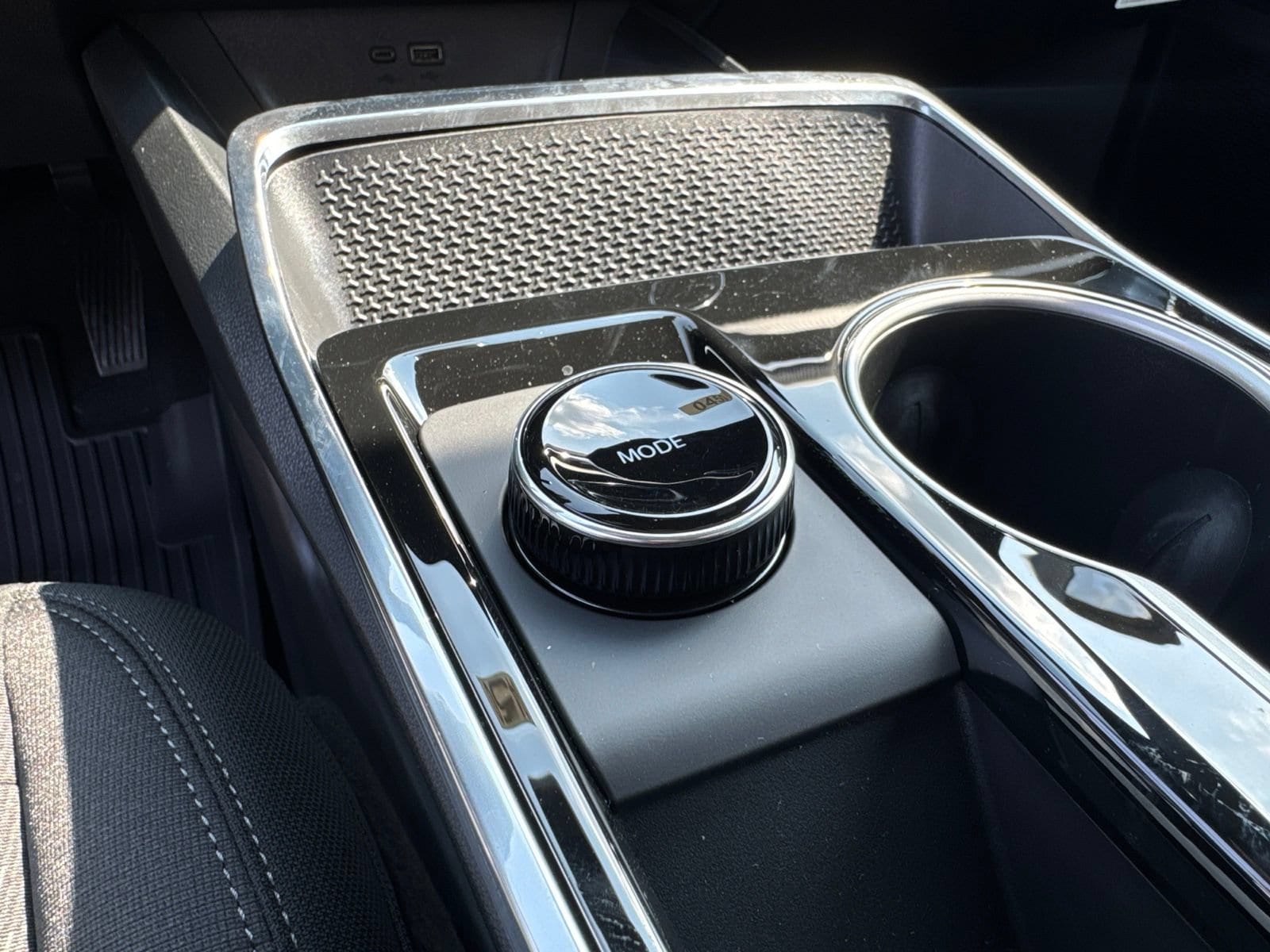 2027 Chevrolet Equinox LT - Photo 23