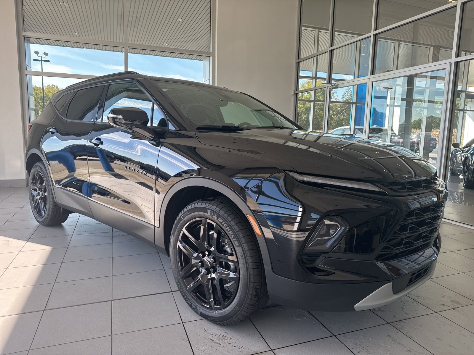 2025 Chevrolet Blazer 3LT photo 2