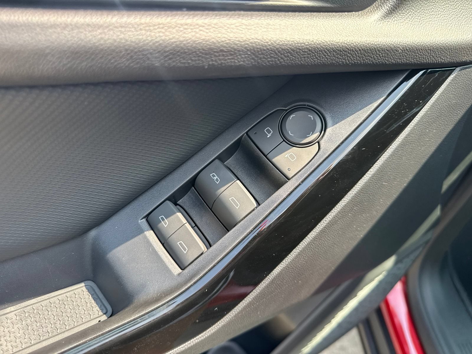 2027 Chevrolet Equinox LT - Photo 14