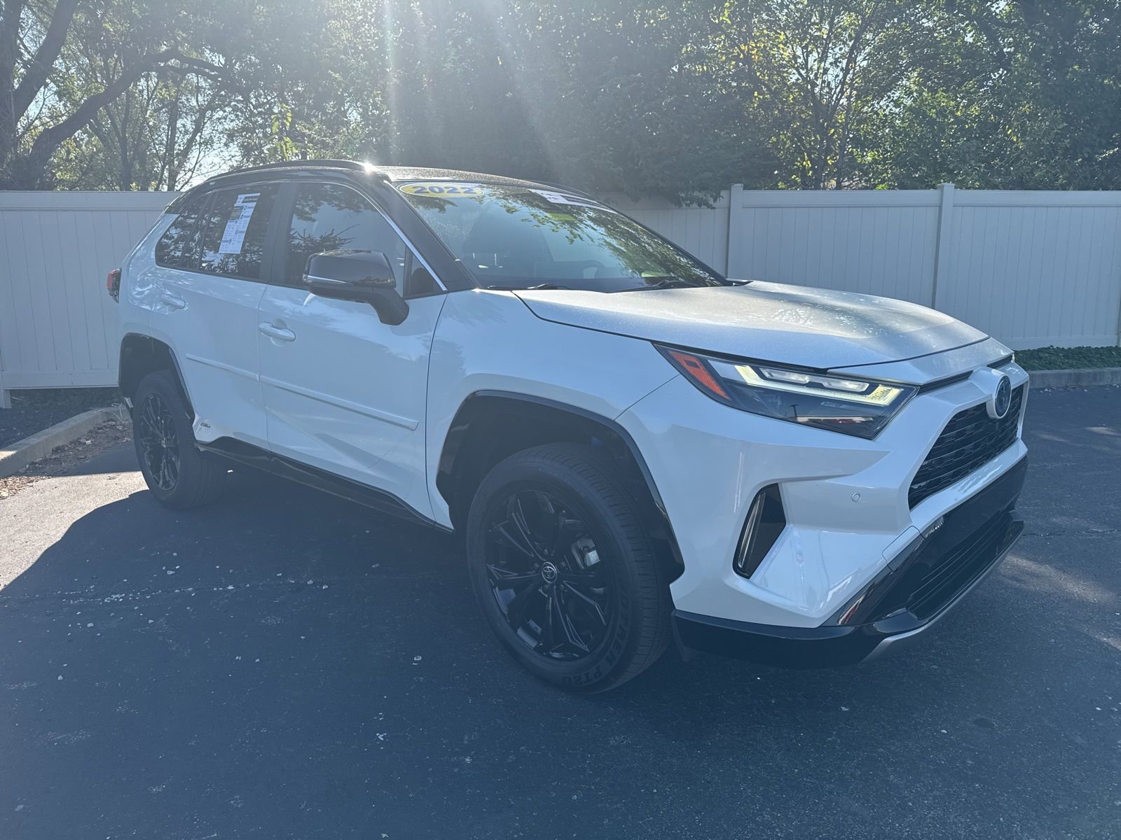 2022 Toyota RAV4 Hybrid XSE photo 3