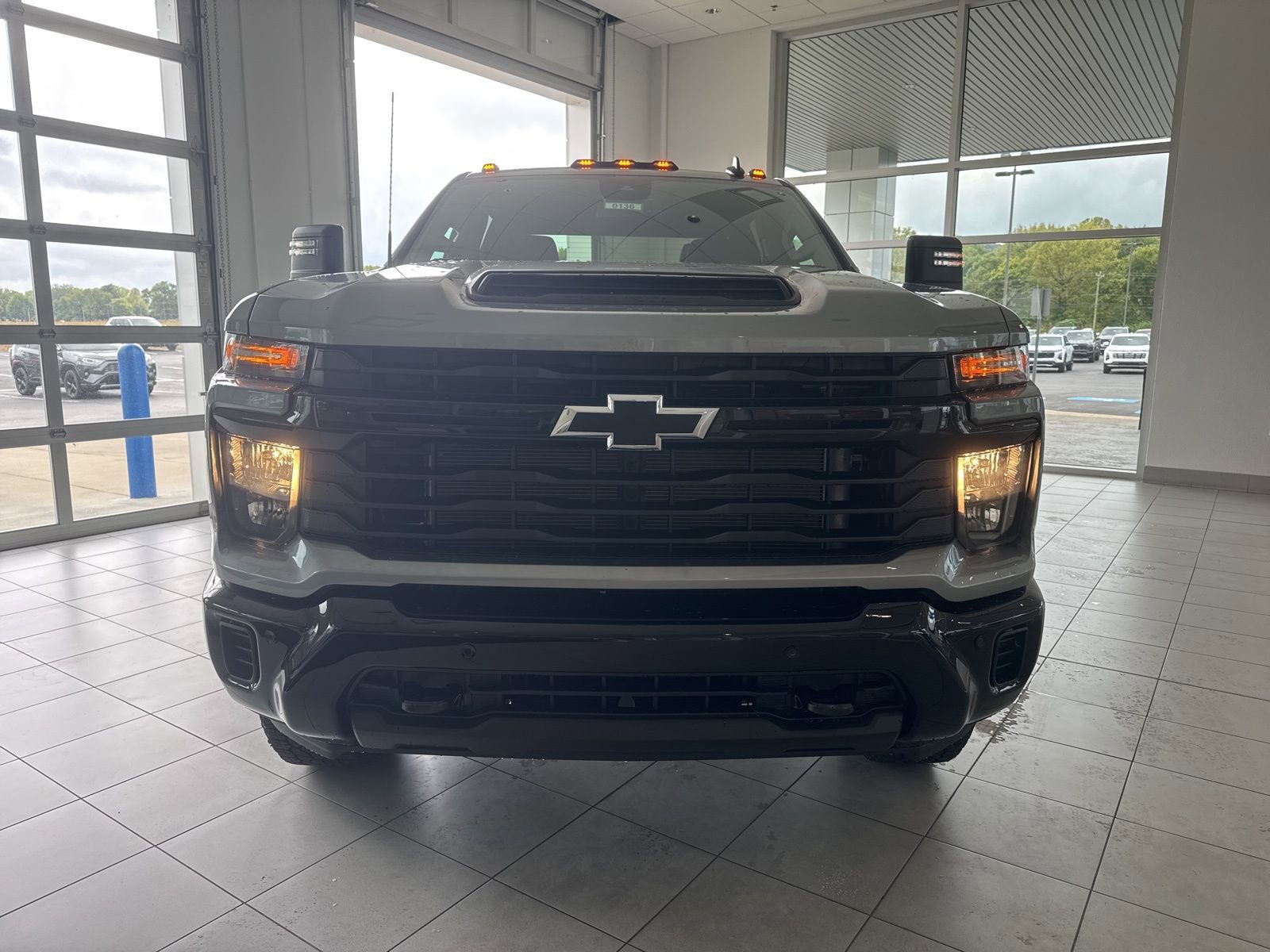 2026 Chevrolet Silverado 2500HD Custom photo 2