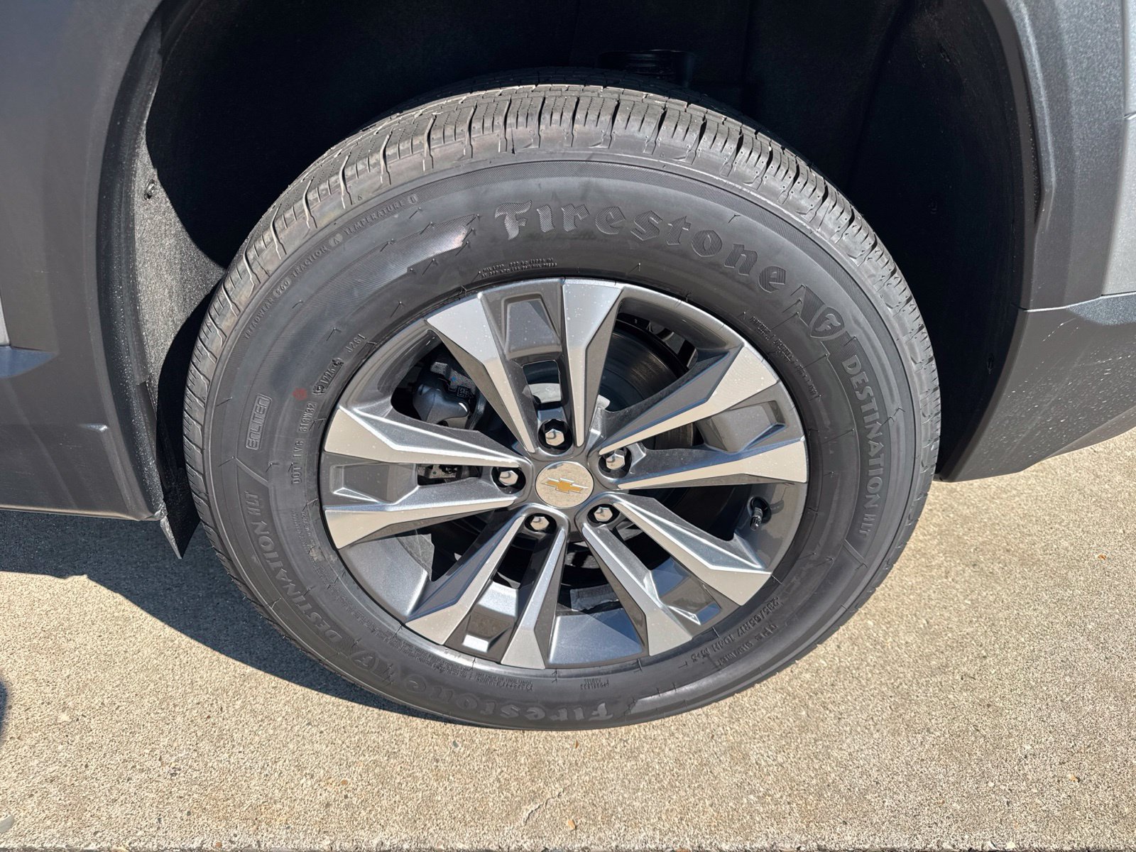 2027 Chevrolet Equinox LT - Photo 8