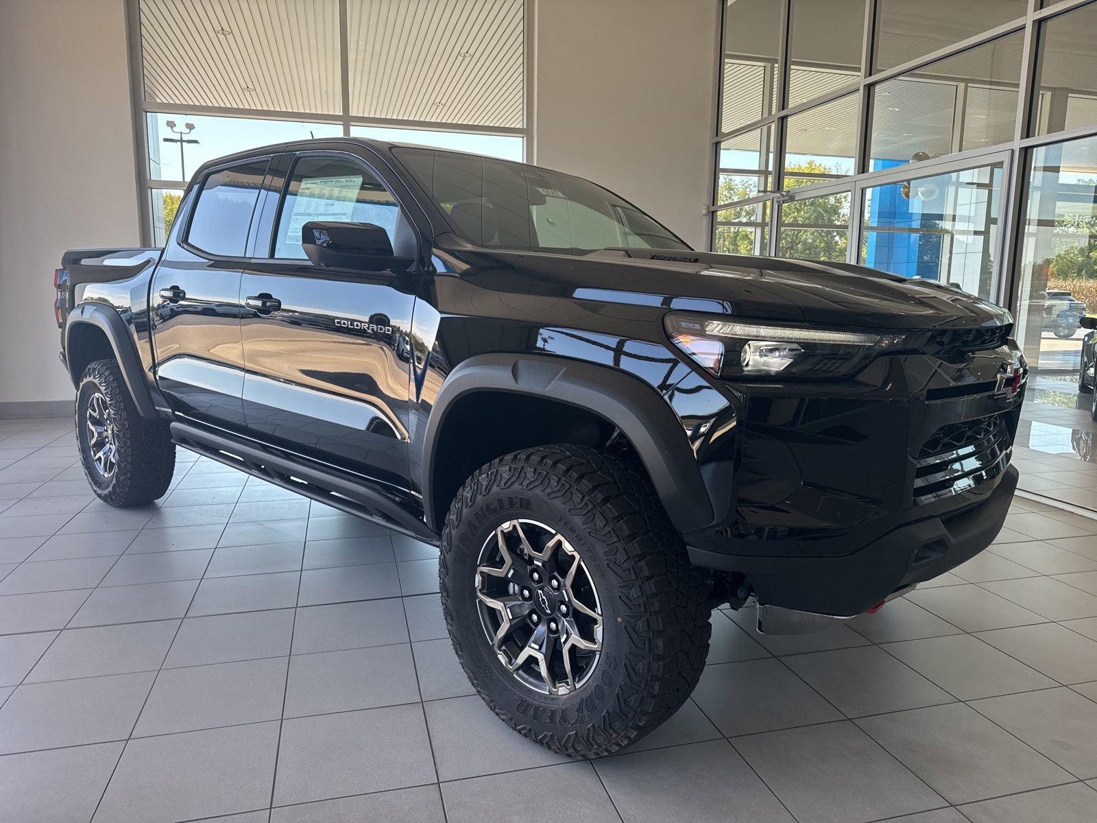 2026 Chevrolet Colorado ZR2 photo 3