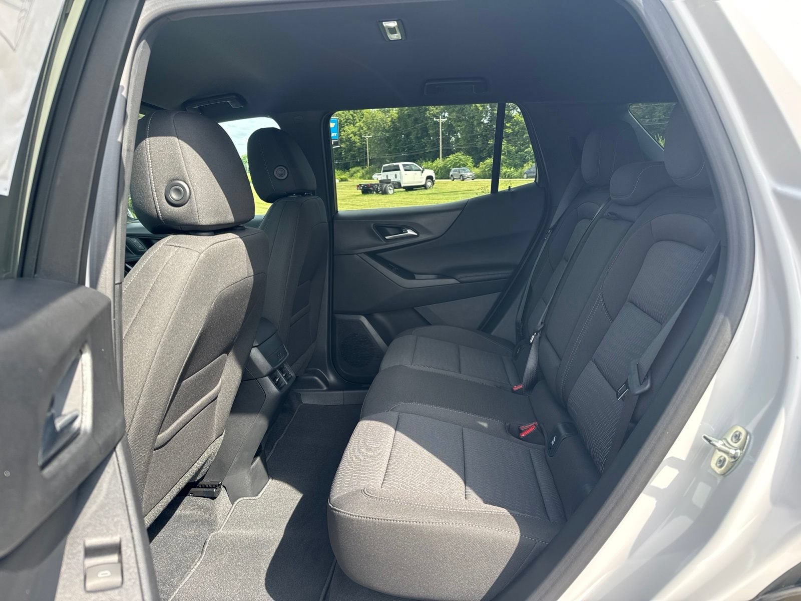 2027 Chevrolet Equinox LT - Photo 11