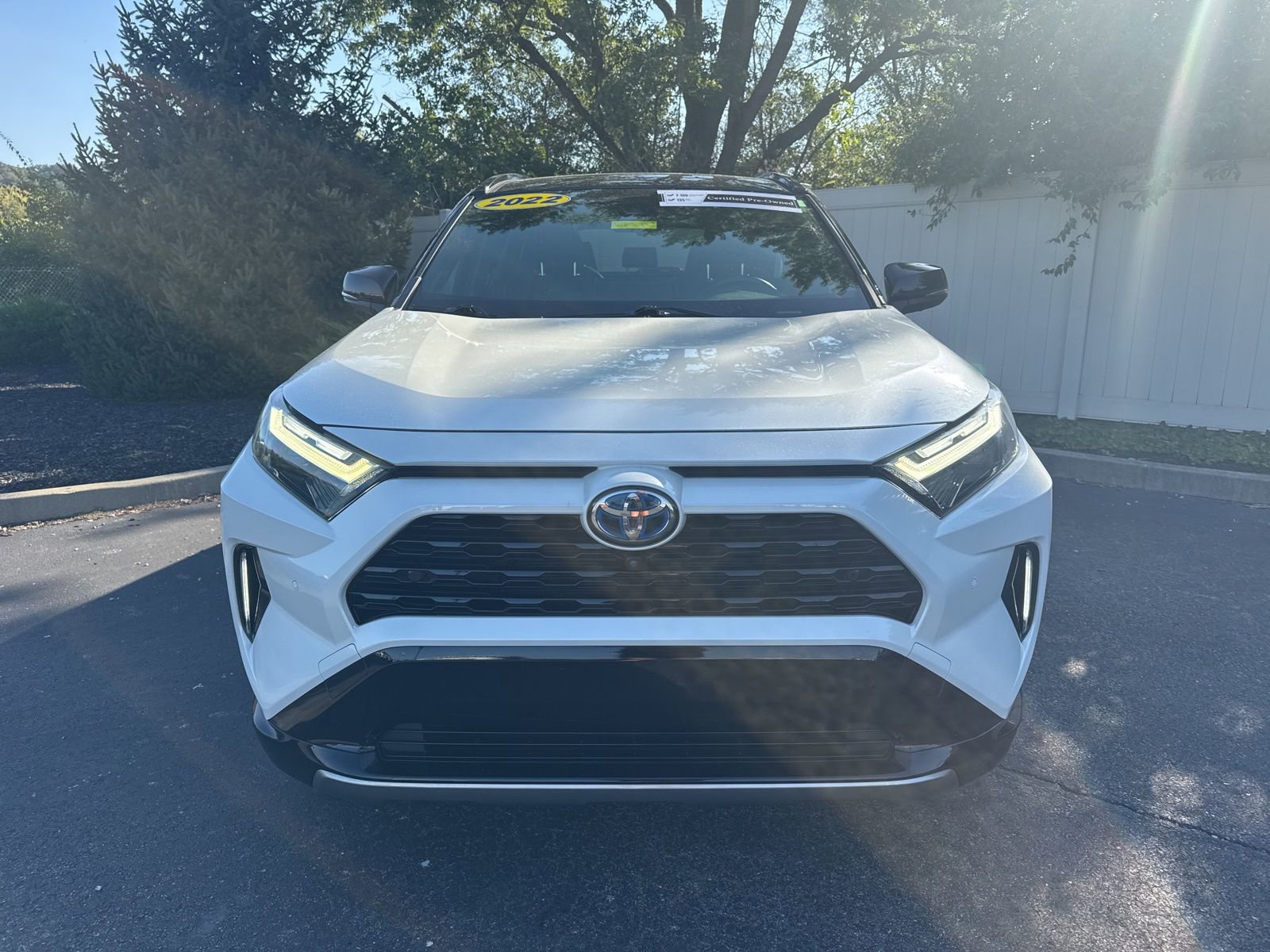 2022 Toyota RAV4 Hybrid XSE photo 2