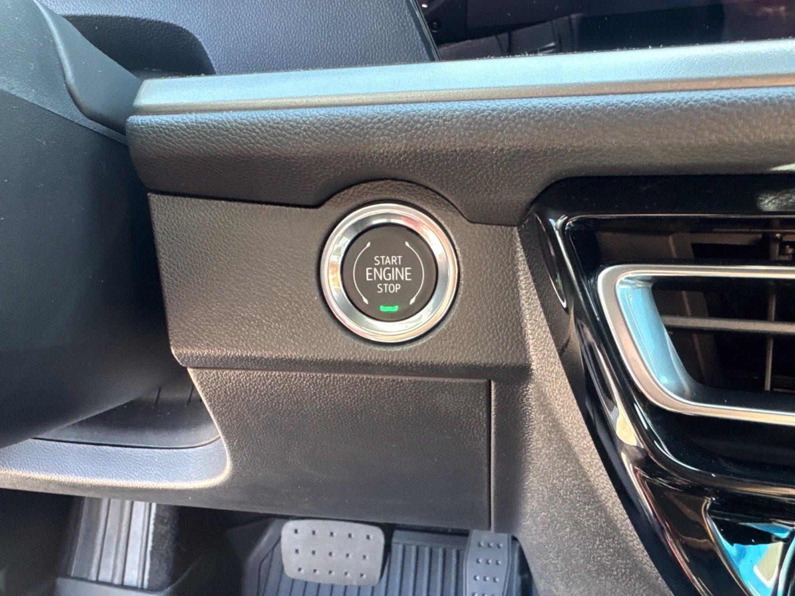 2026 Chevrolet Traverse LT - Photo 30