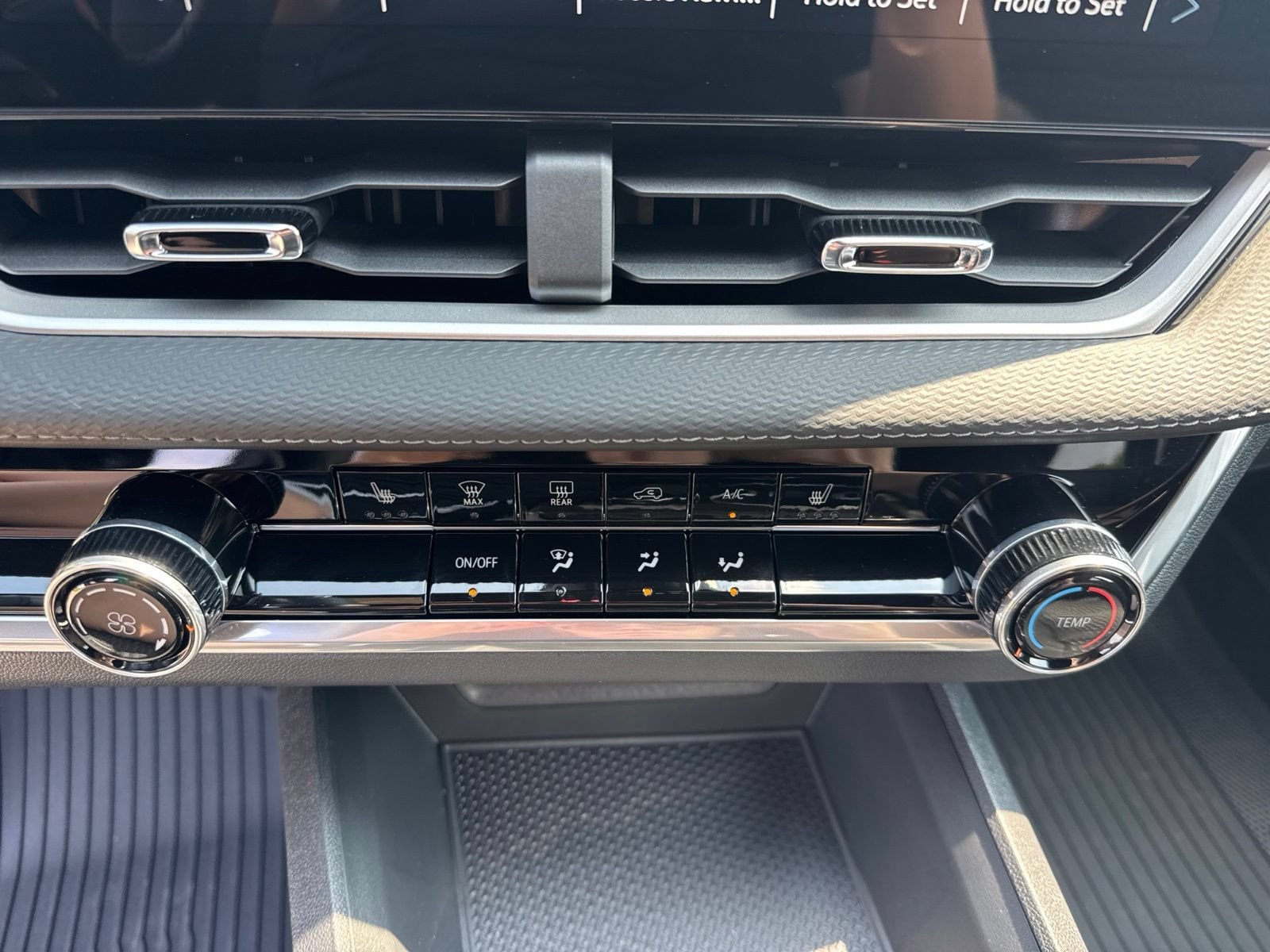 2027 Chevrolet Equinox LT - Photo 25