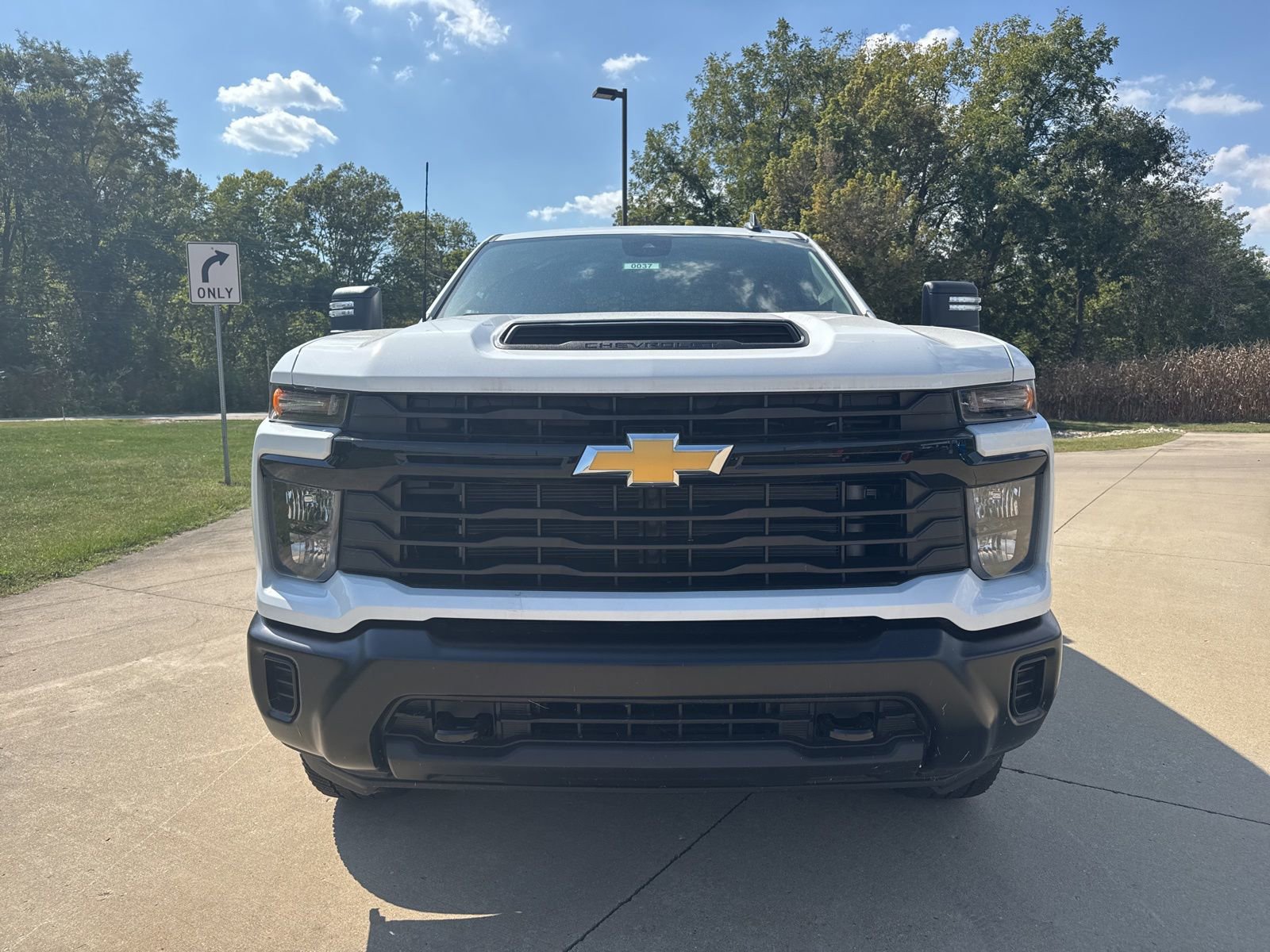 2024 Chevrolet Silverado 3500HD Work Truck photo 2
