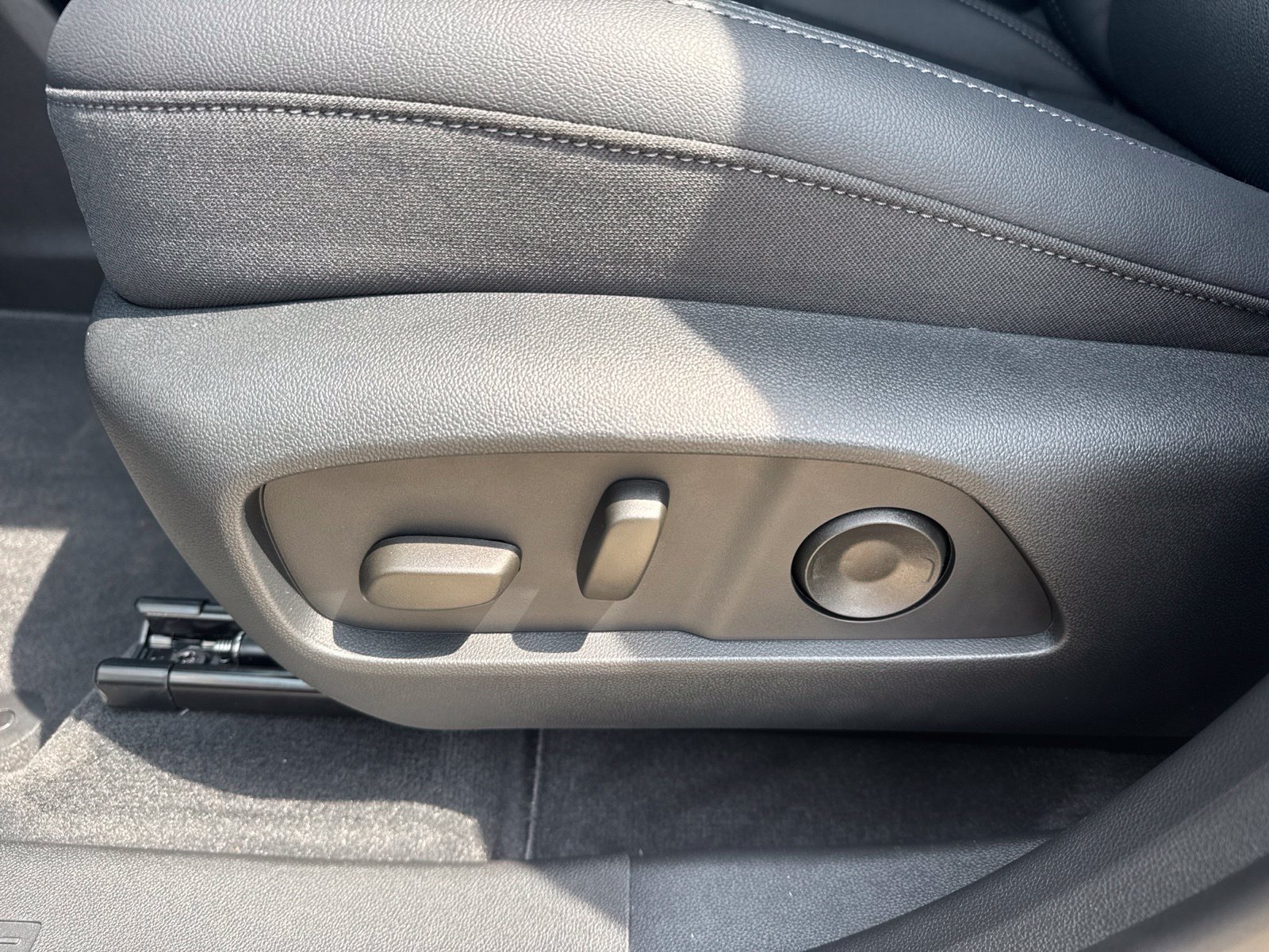 2027 Chevrolet Equinox LT - Photo 18