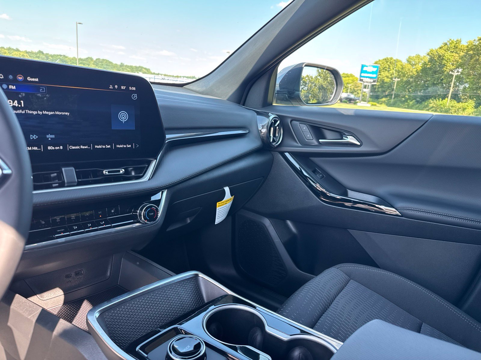 2027 Chevrolet Equinox LT - Photo 22