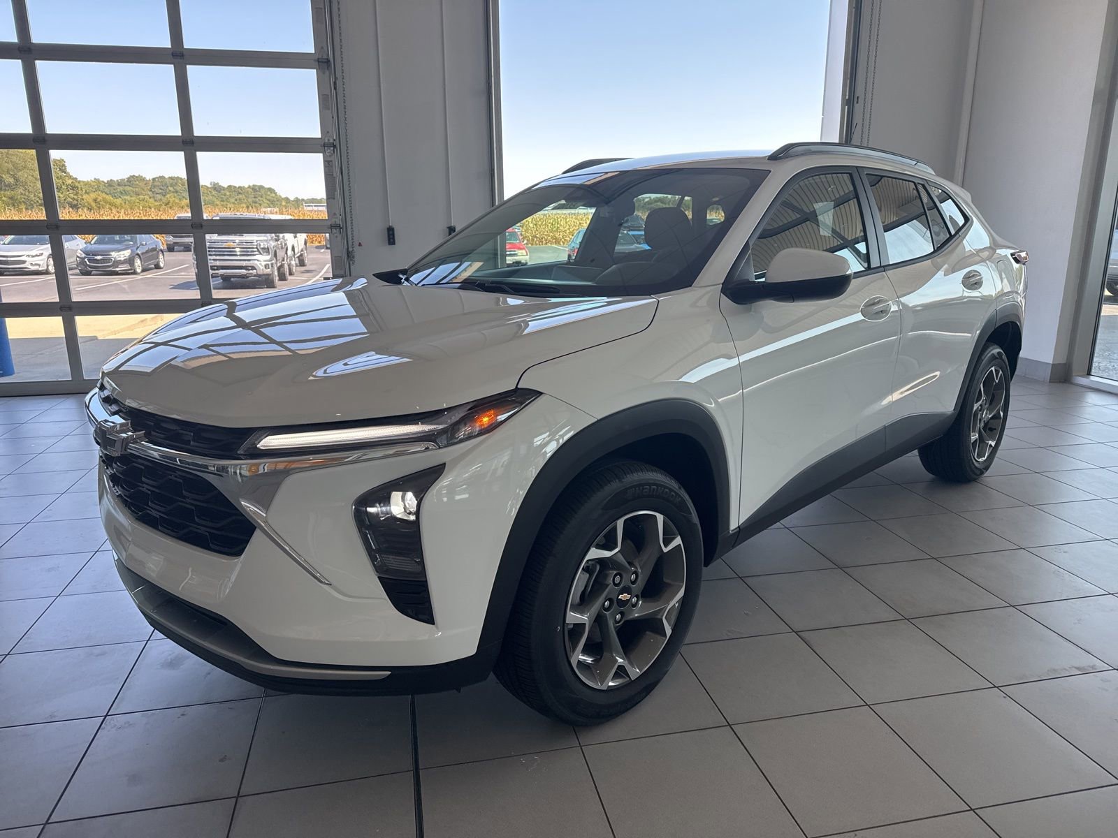 2025 Chevrolet Trax LT photo 3