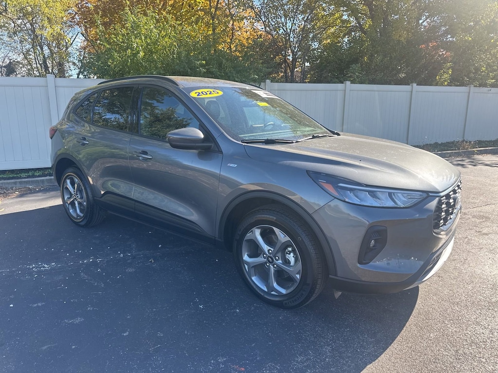 Used 2025 Ford Escape ST-Line Select SUV