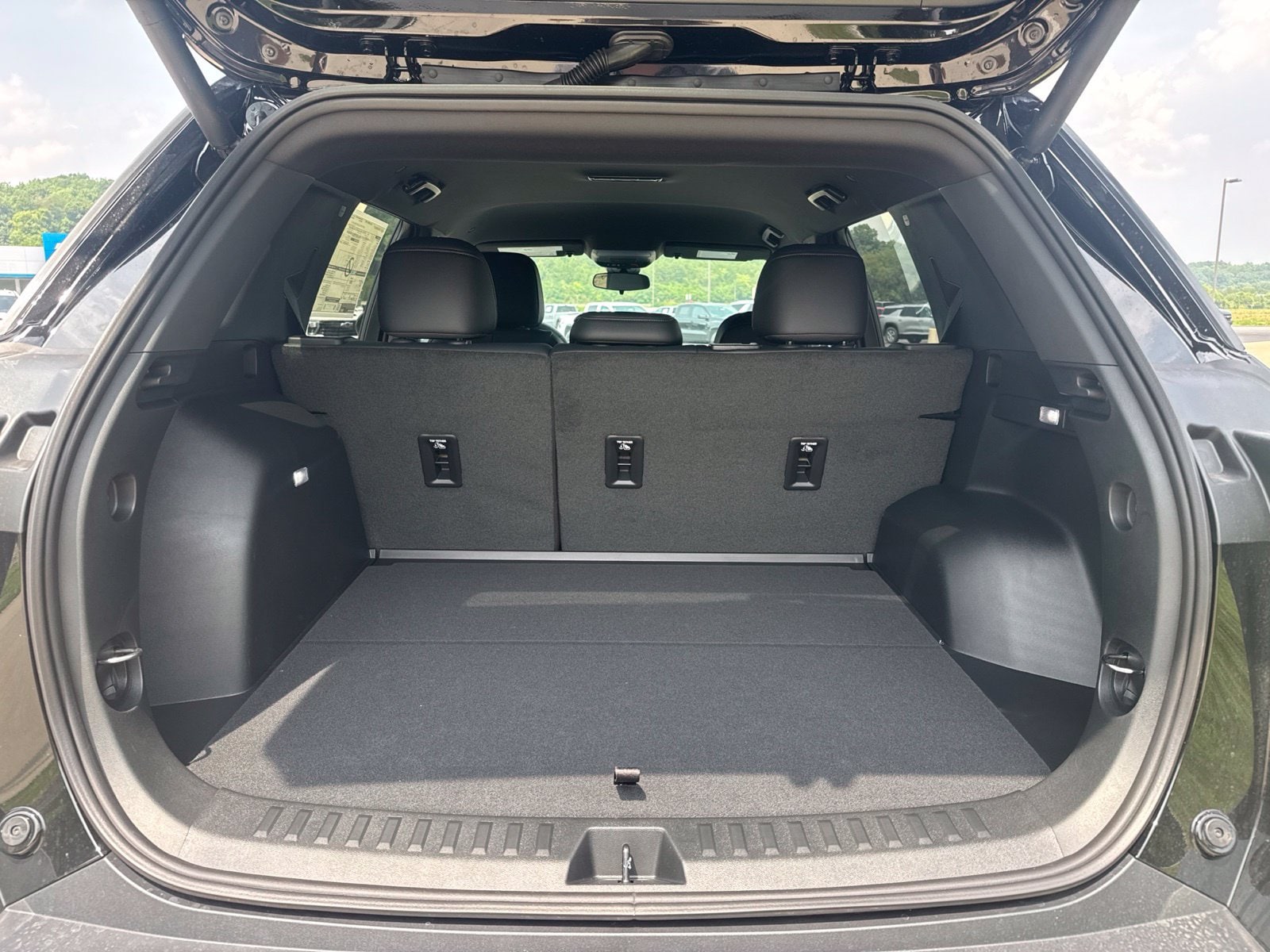 2027 Chevrolet Equinox LT - Photo 11