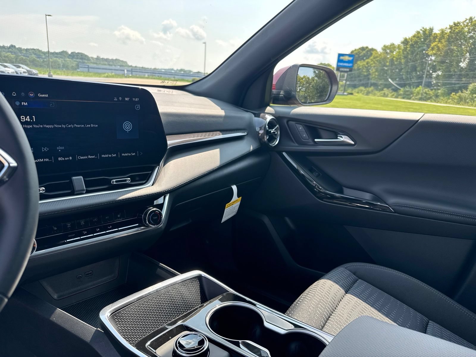 2027 Chevrolet Equinox LT - Photo 22