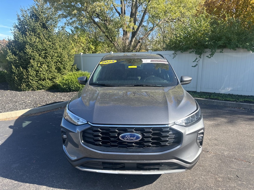Used 2025 Ford Escape ST-Line Select SUV