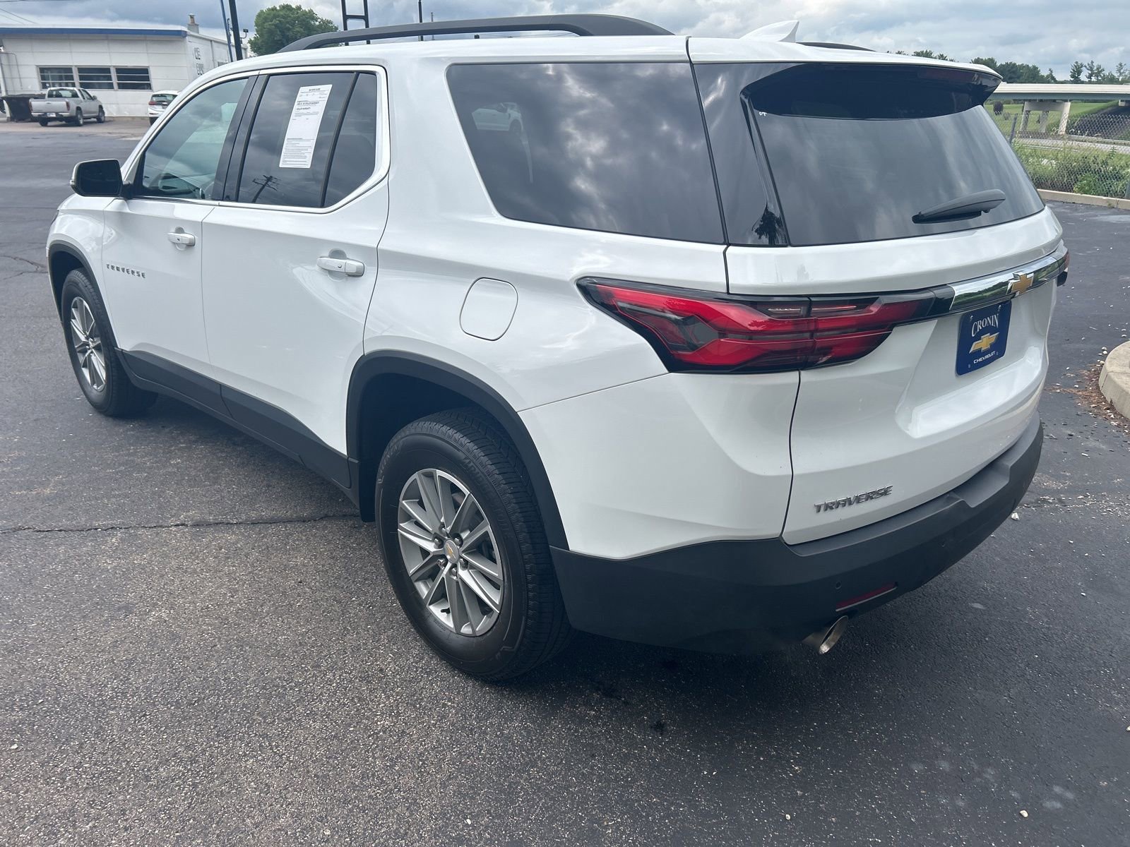 2022 Chevrolet Traverse Cloth photo 2