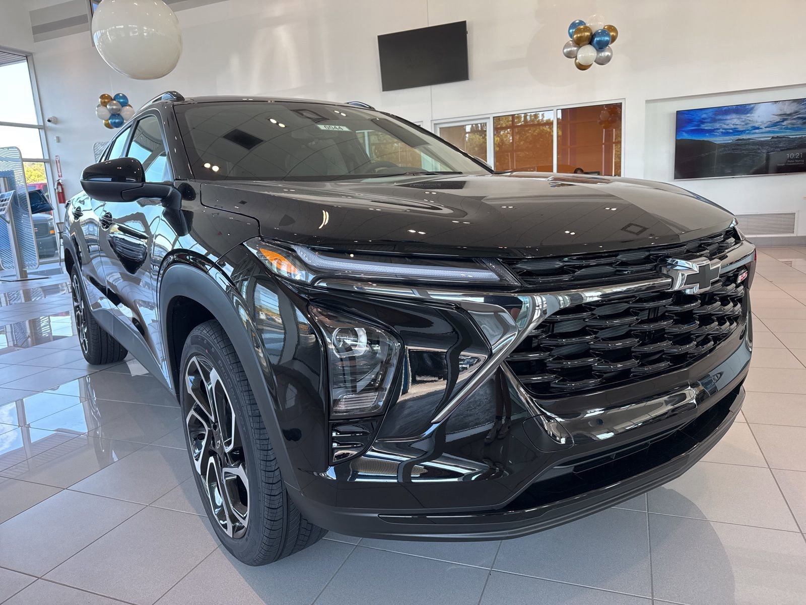 2025 Chevrolet Trax photo 3