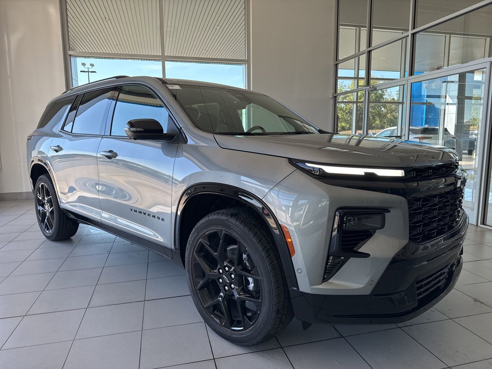 2026 Chevrolet Traverse RS photo 3