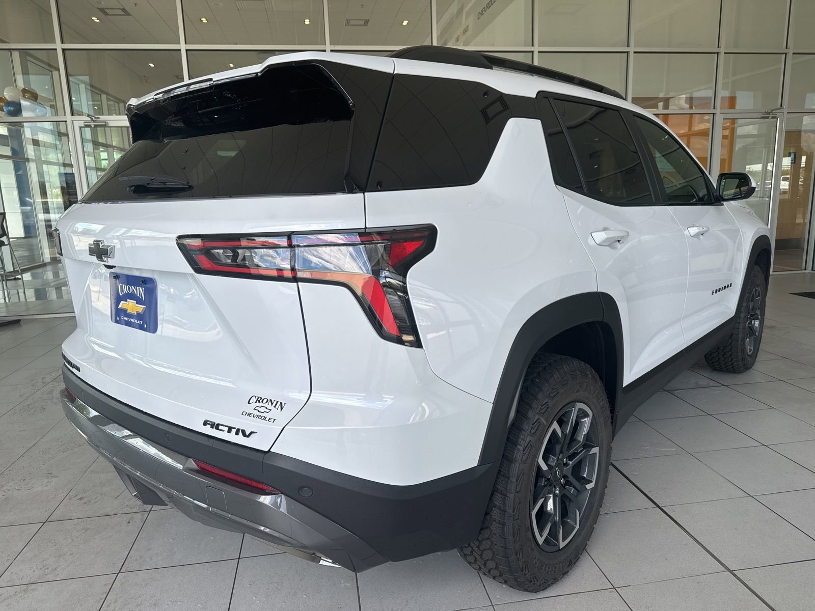 2026 Chevrolet Equinox ACTIV photo 2