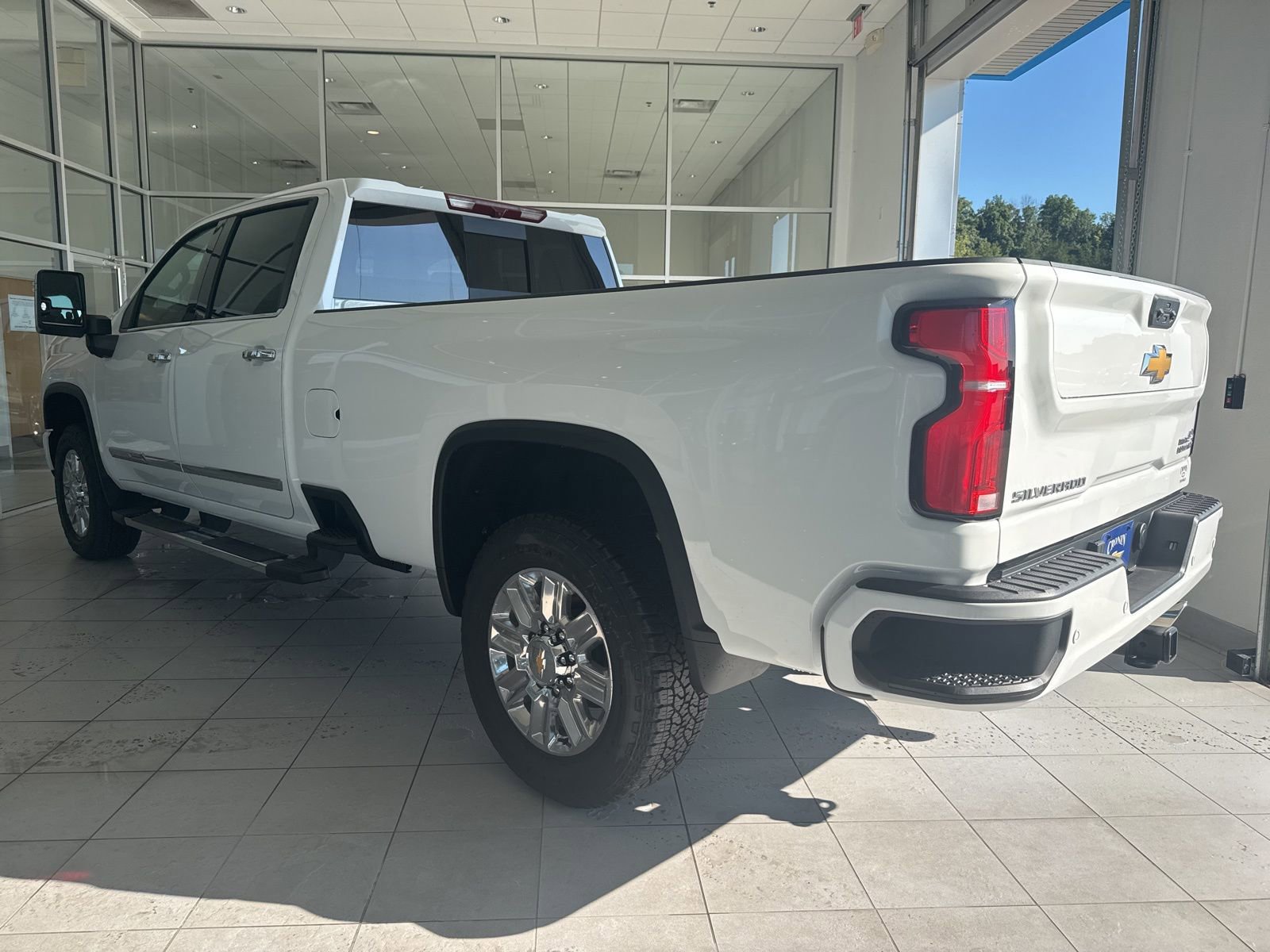 2025 Chevrolet Silverado 2500HD High Country photo 3