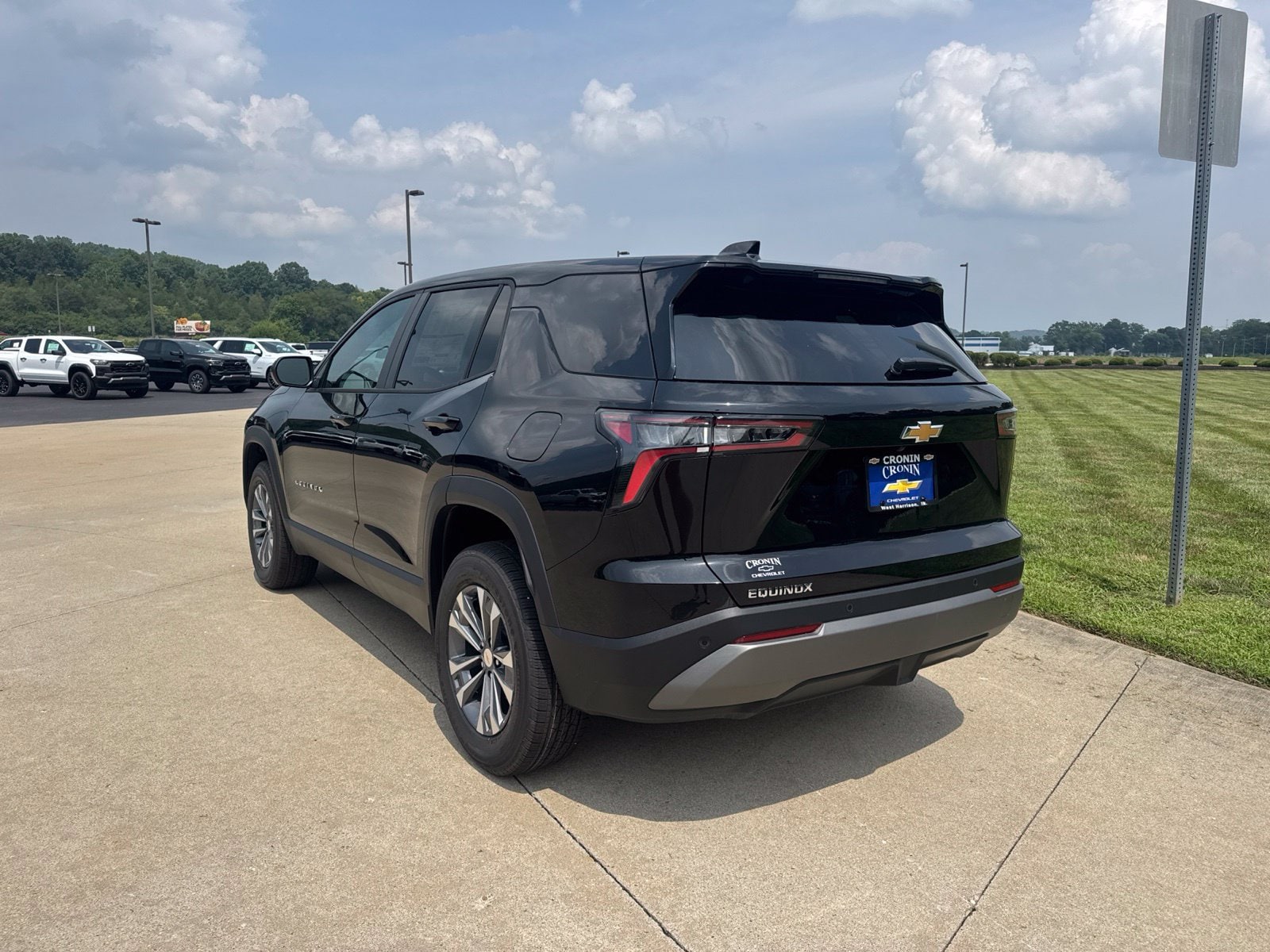 2027 Chevrolet Equinox LT - Photo 6