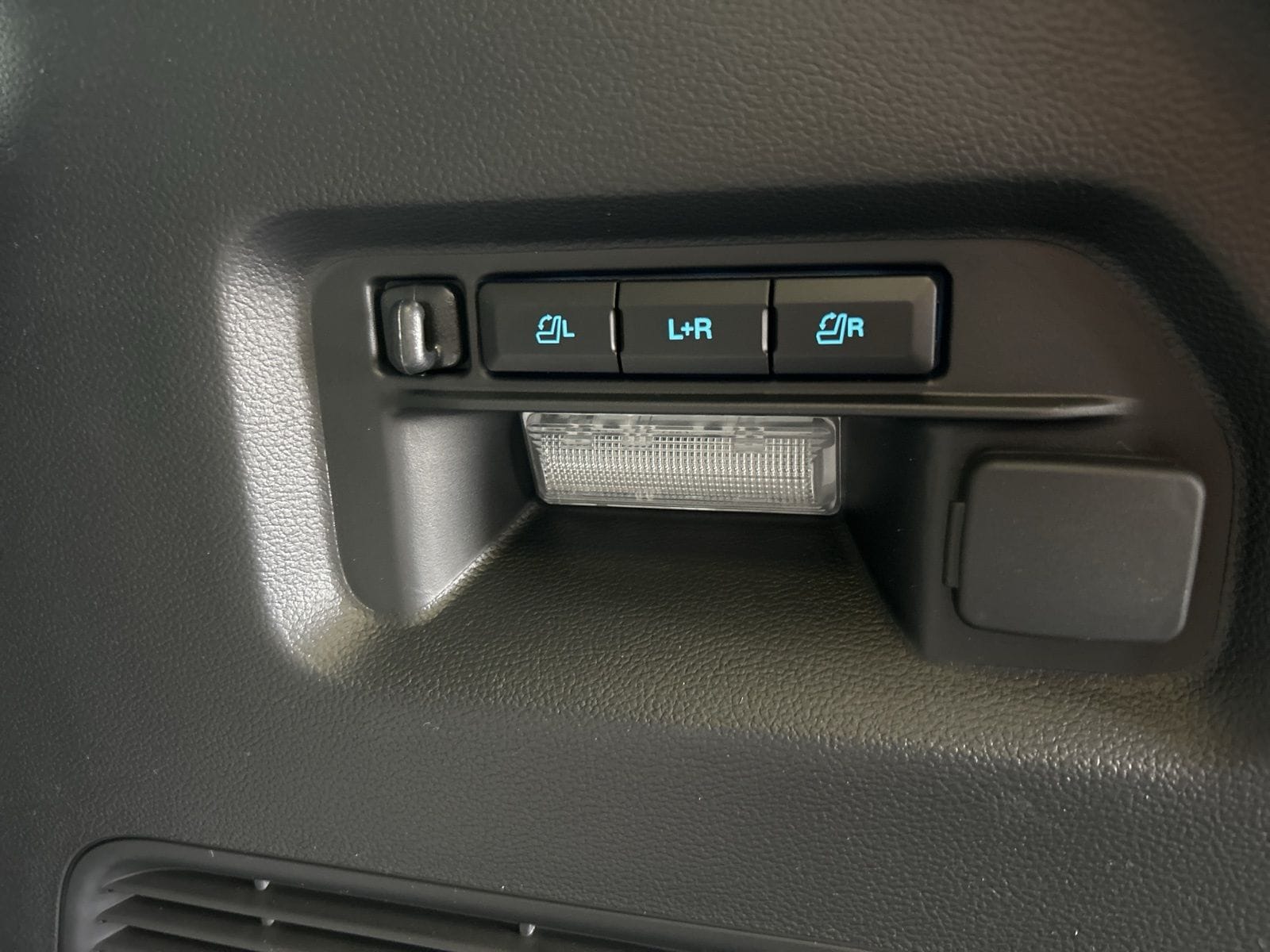 2026 Ford Explorer Platinum - Photo 13