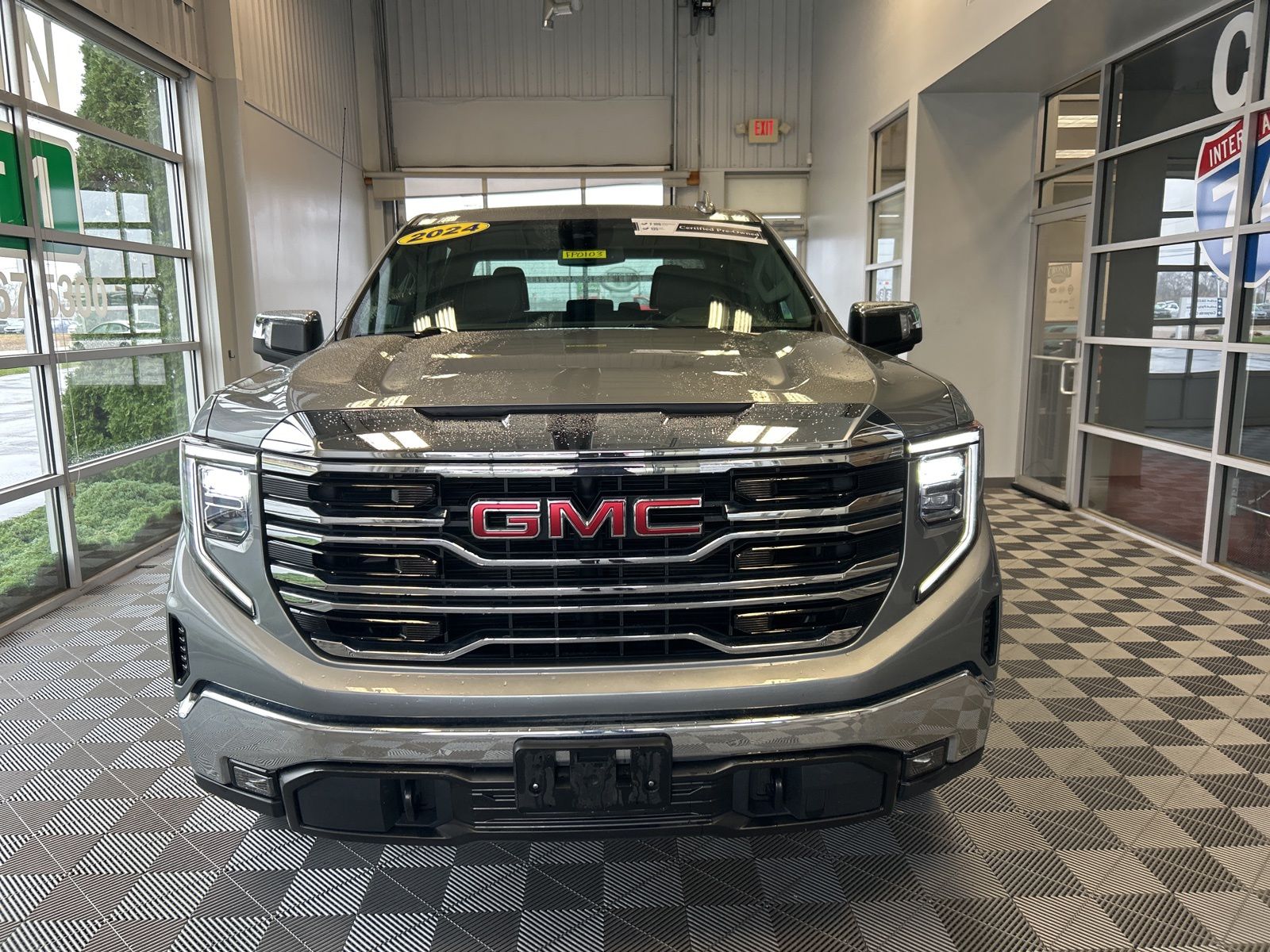 2024 Gmc Sierra 1500 SLT photo 2