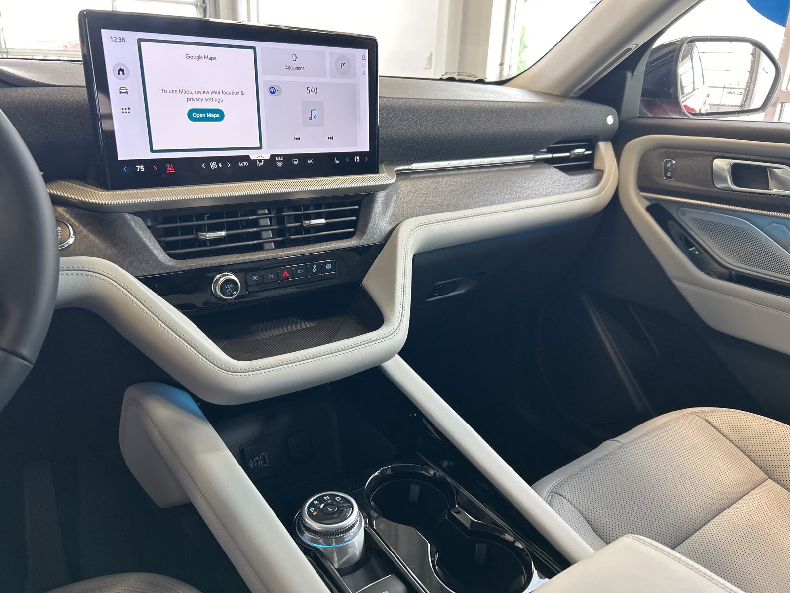 2026 Ford Explorer Platinum - Photo 27