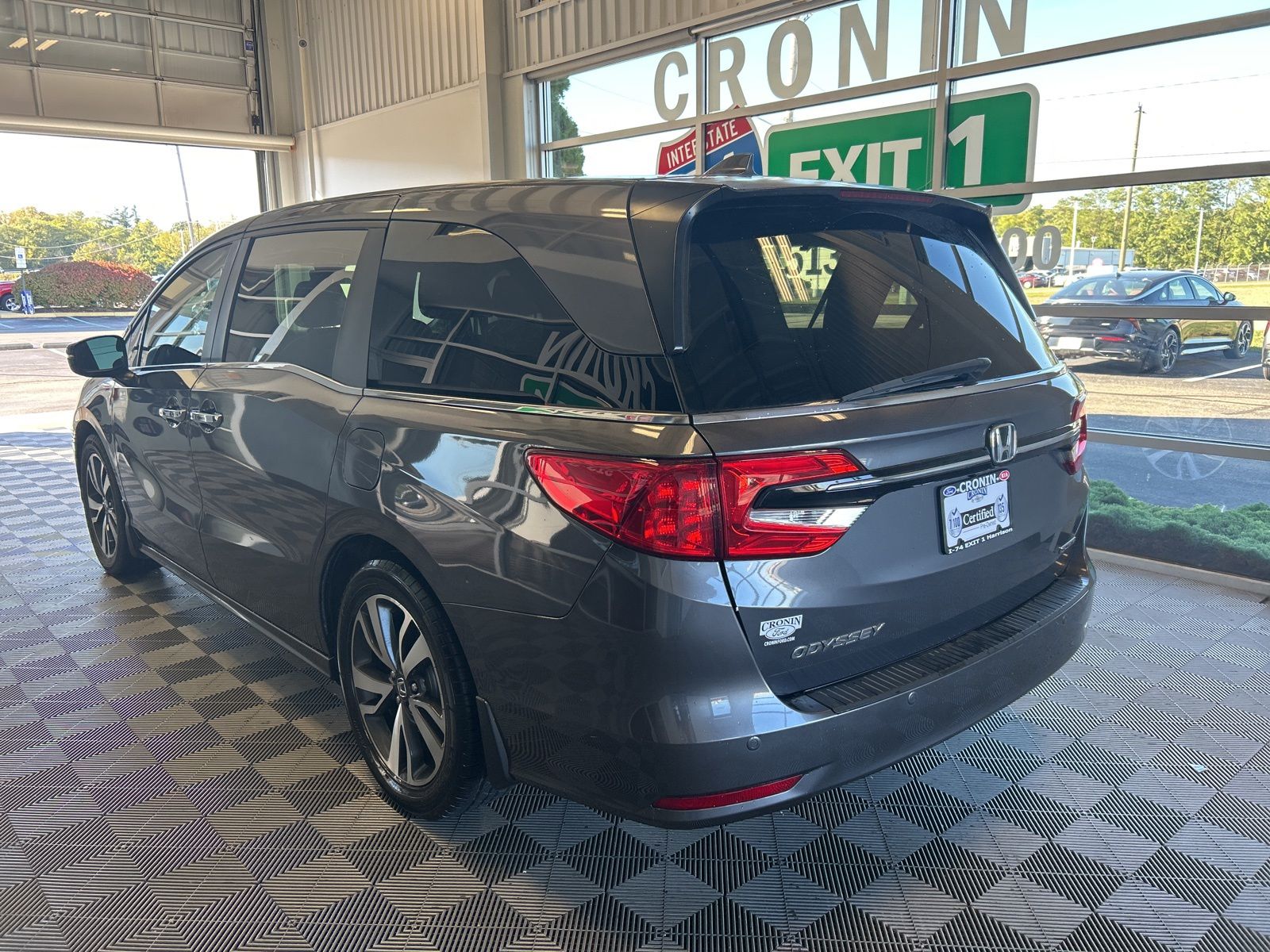 2024 Honda Odyssey Touring photo 4