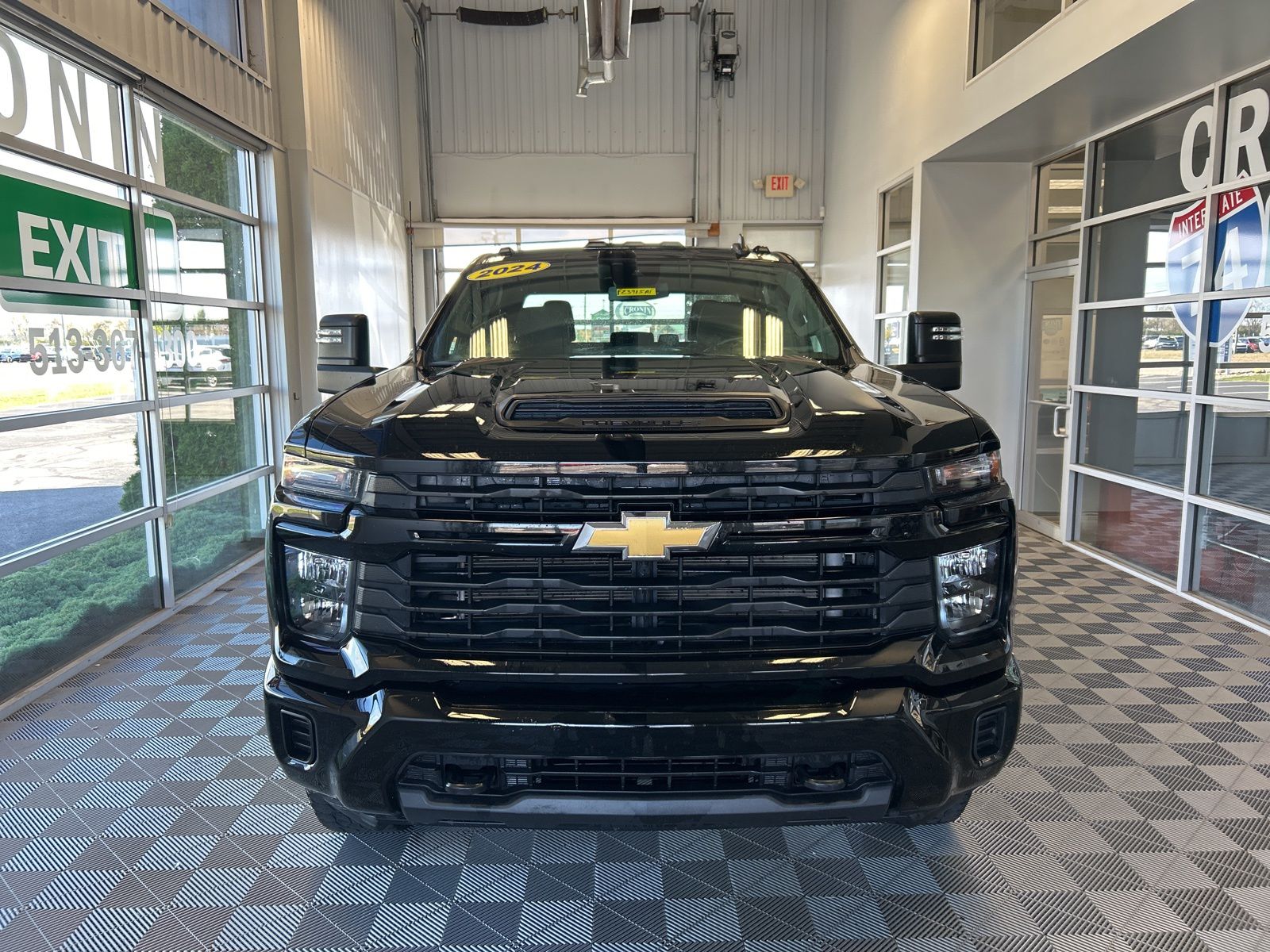 2024 Chevrolet Silverado 2500HD Custom photo 2