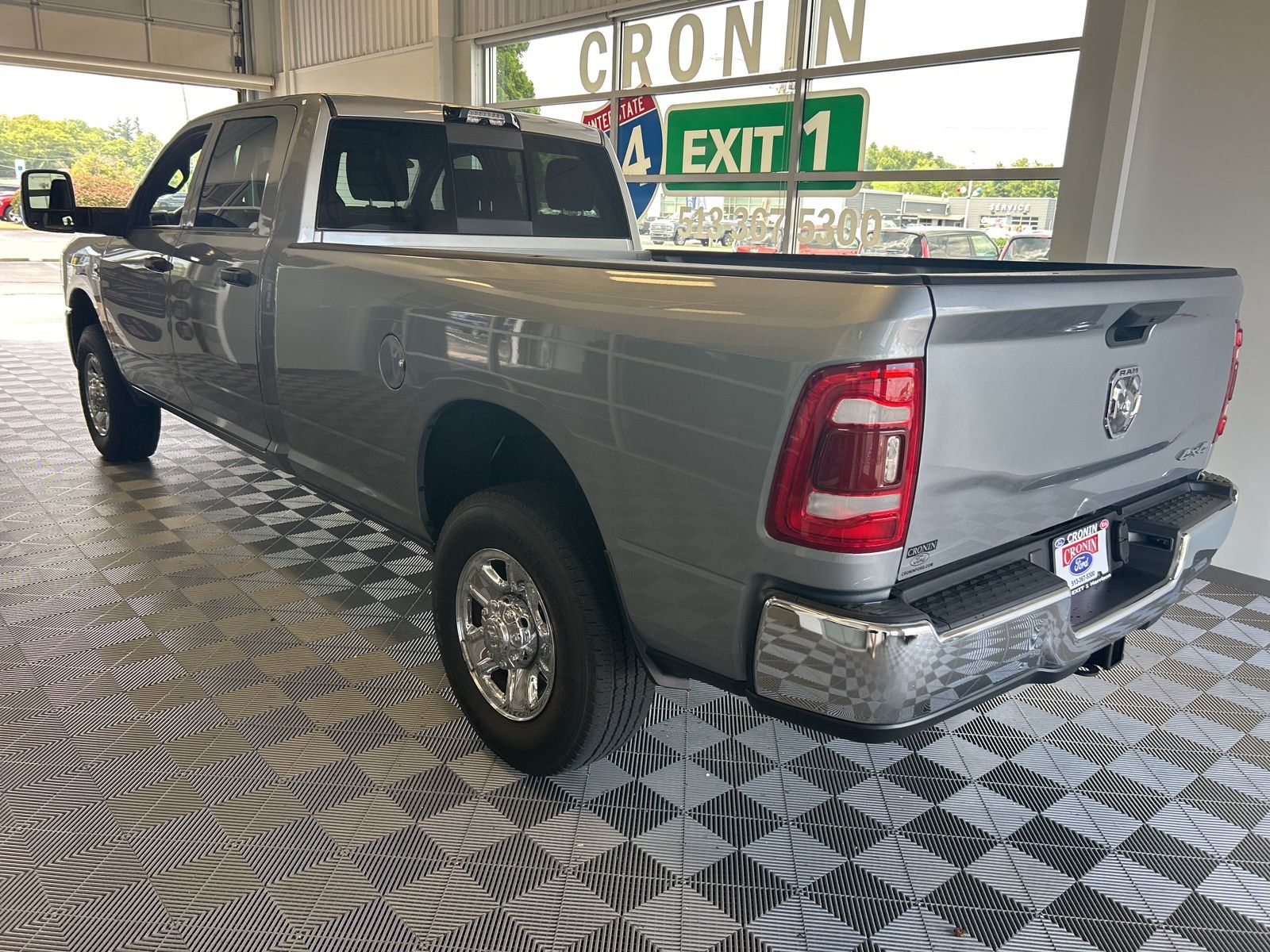2024 Ram 3500 Tradesman photo 2