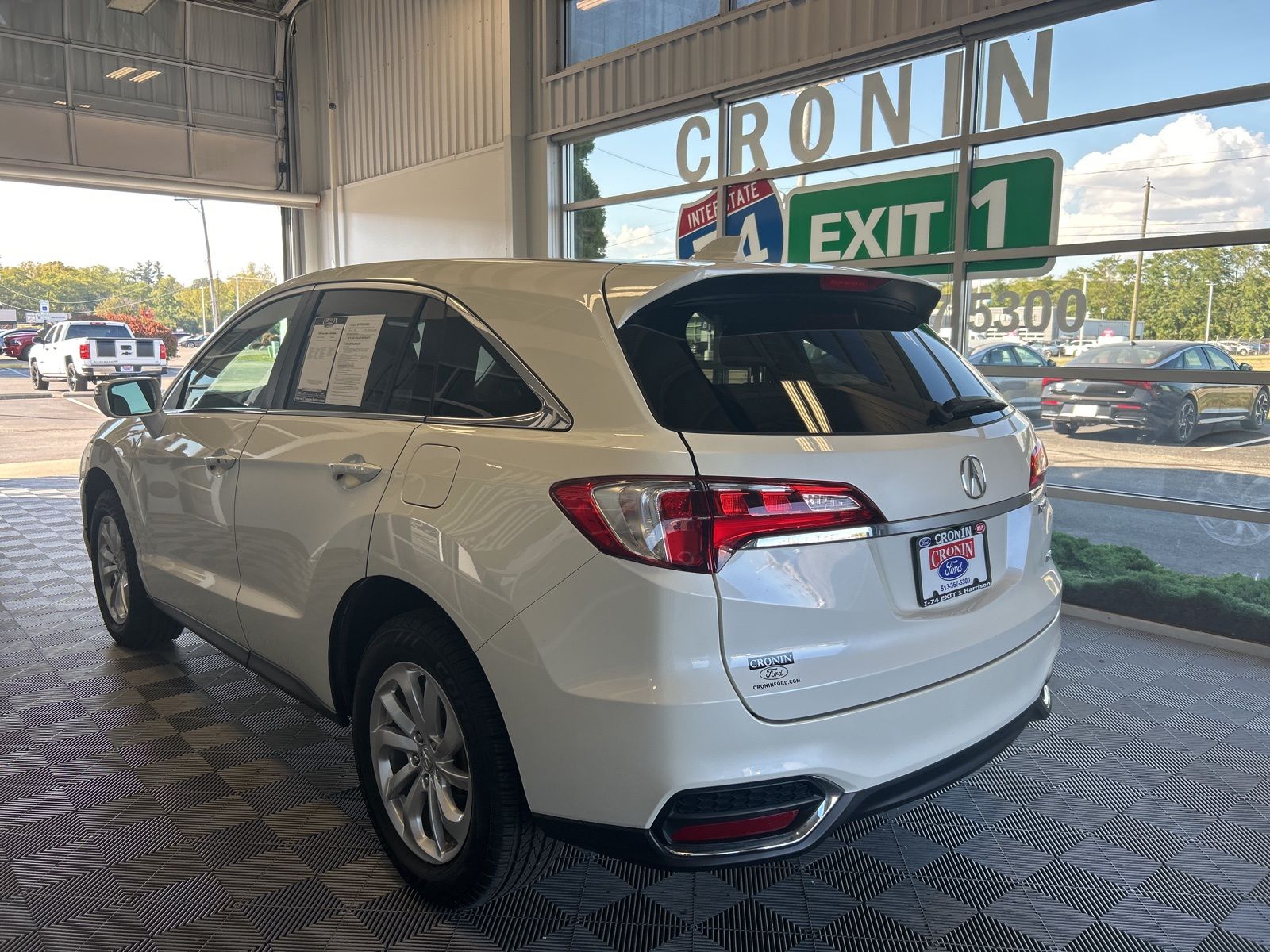 2018 Acura RDX Base photo 2