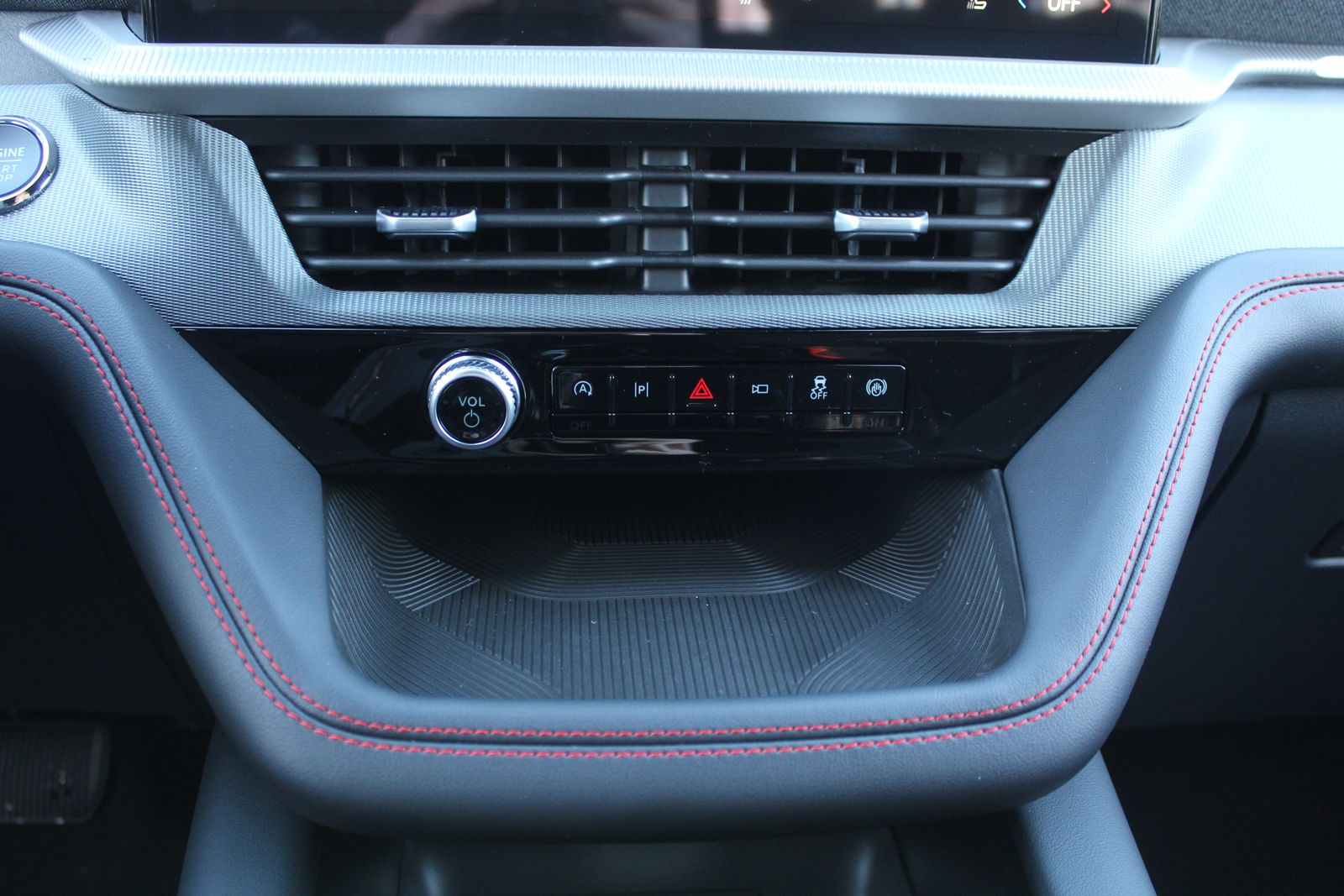 2026 Ford Explorer ST - Photo 18