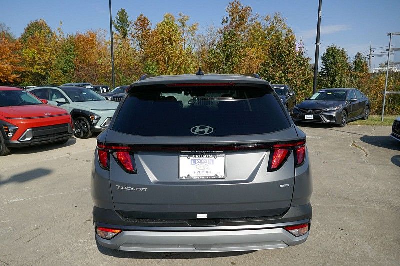 2025 Hyundai Tucson SEL photo 3