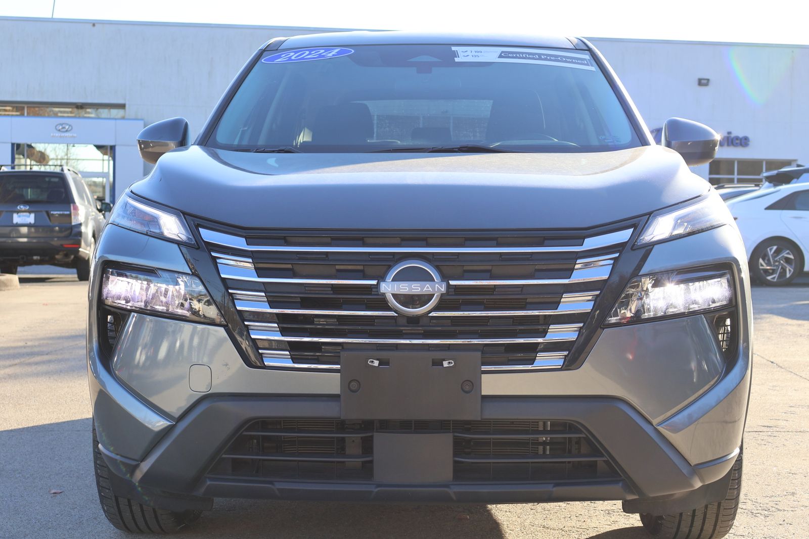 2024 Nissan Rogue SV photo 3