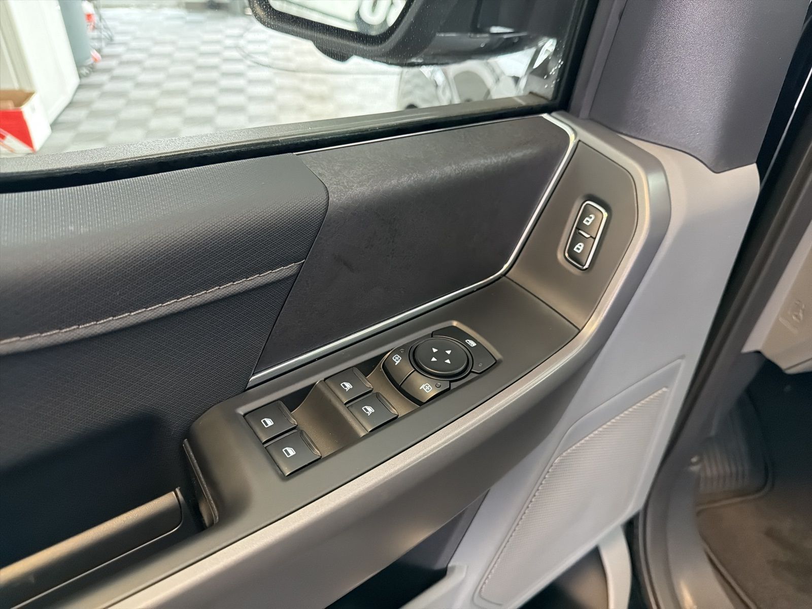 2026 Ford F-150 XLT - Photo 12