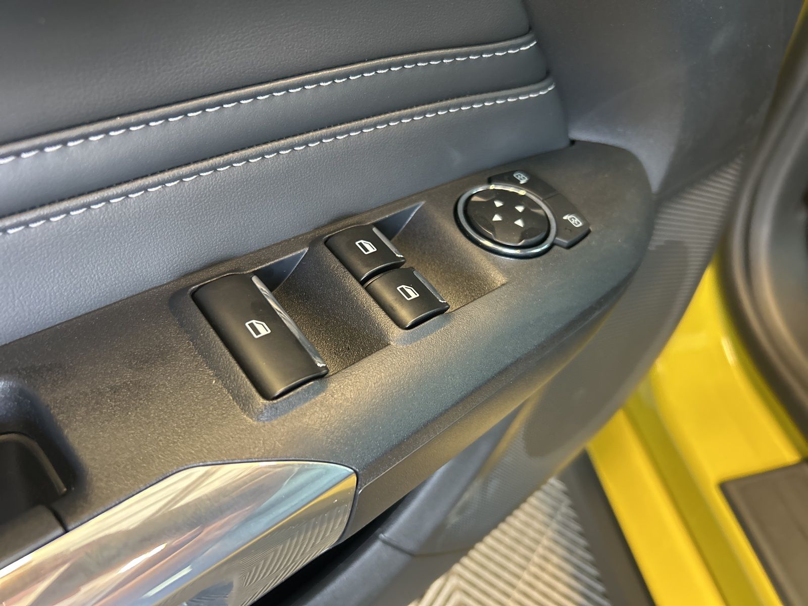 2025 Ford Mustang GT Premium Convertible - Photo 14